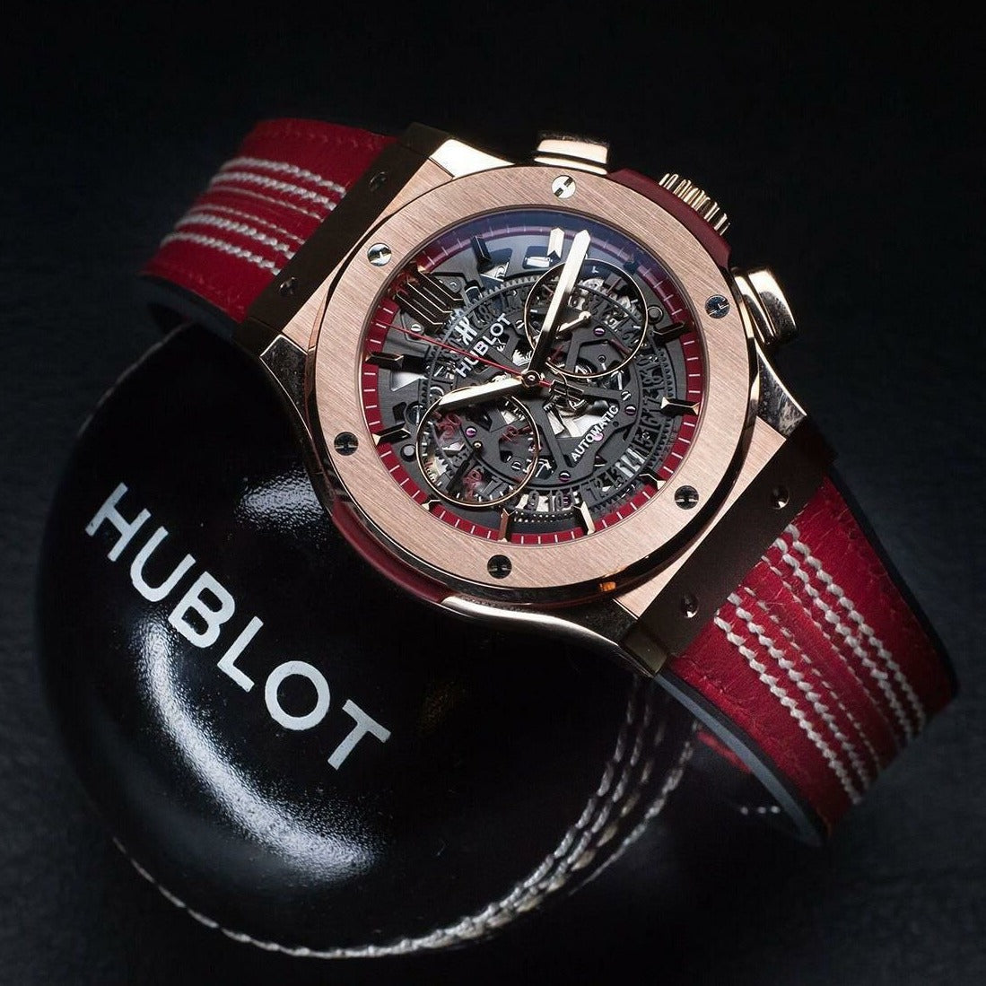 Amazing Red Sporty style leather Men's Watch - AmazingBaba