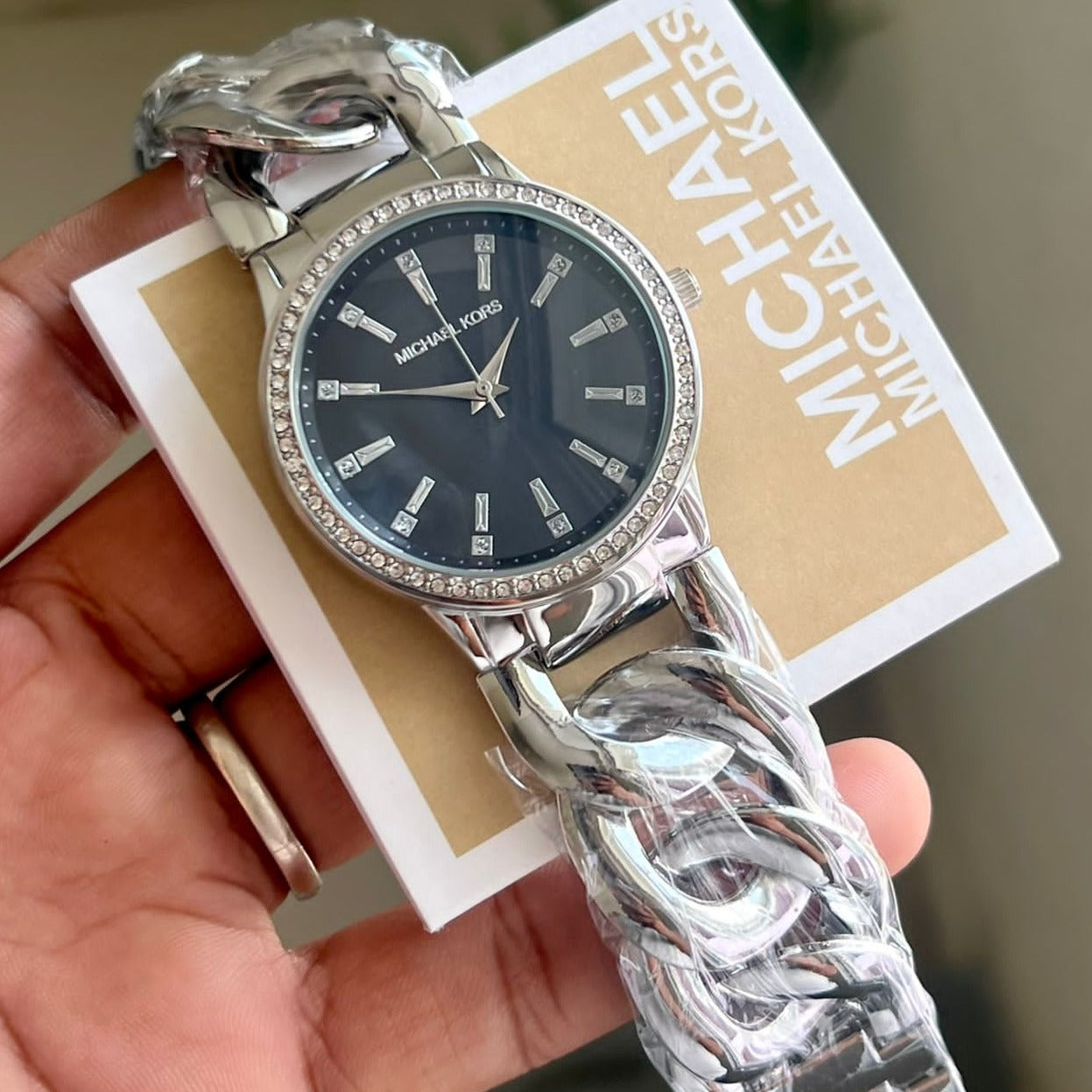 very distictive design luxuy watch - AmazingBaba