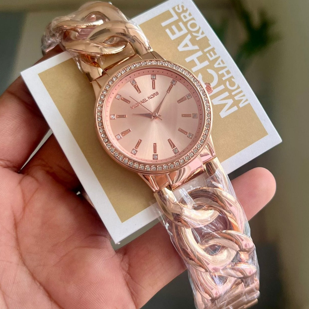 very distictive design luxuy watch - AmazingBaba