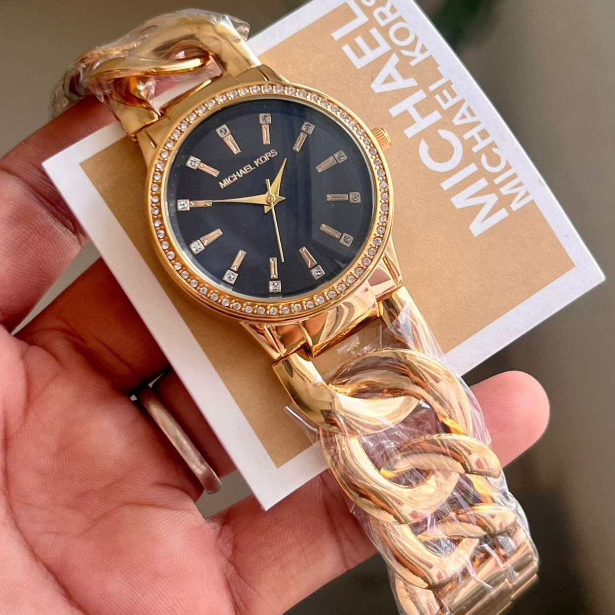 very distictive design luxuy watch - AmazingBaba