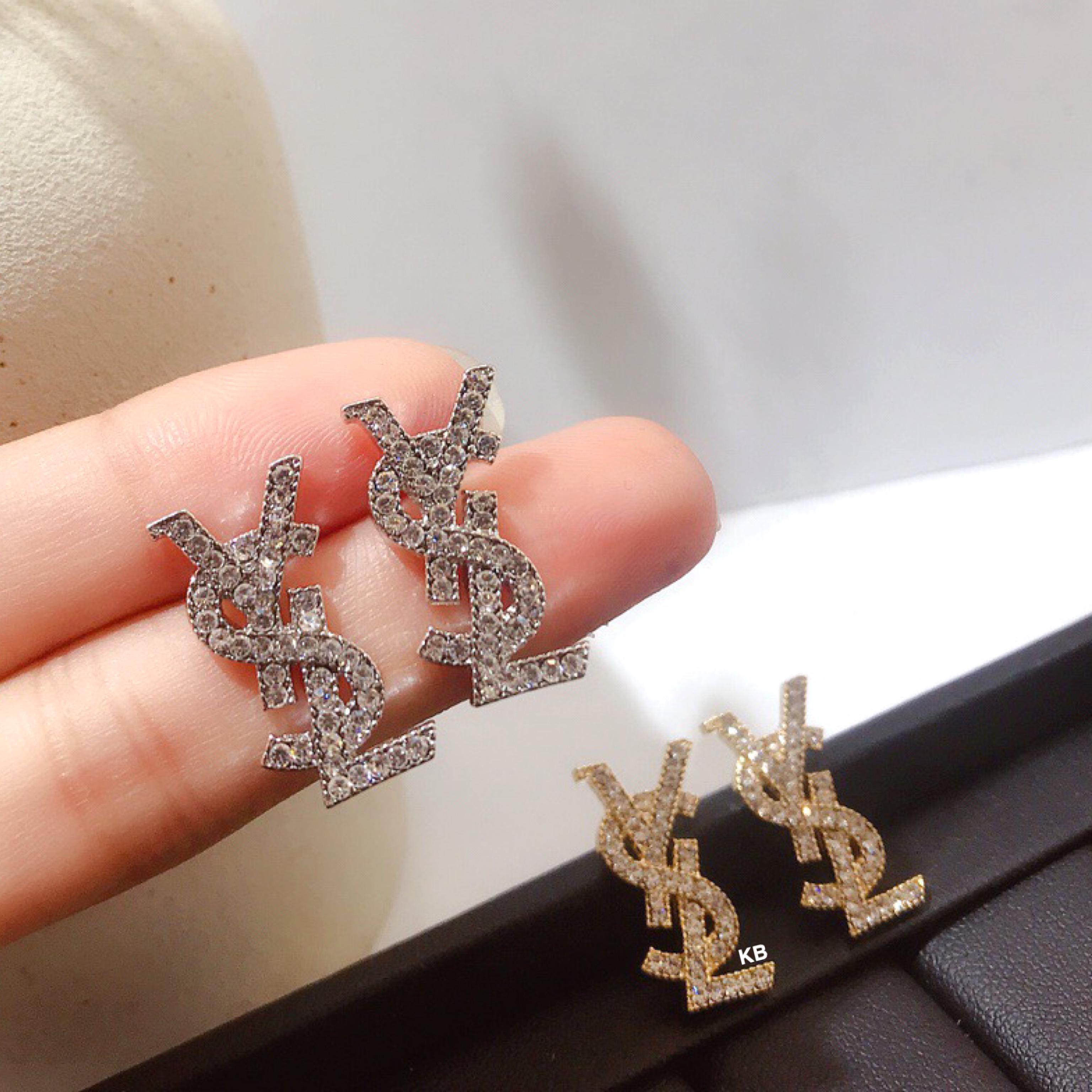 Amazing Initial Stud Earrings - AmazingBaba