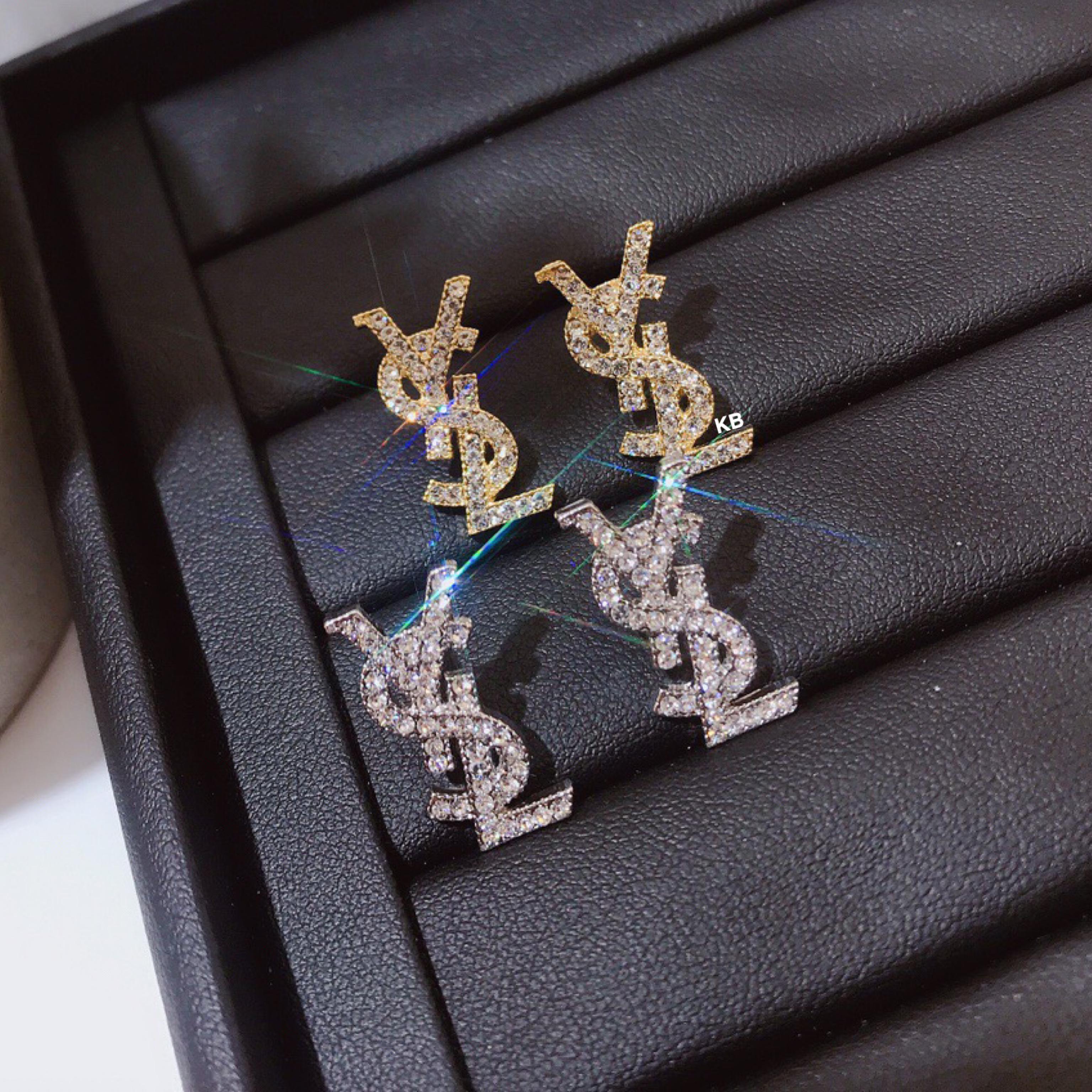 Amazing Initial Stud Earrings - AmazingBaba