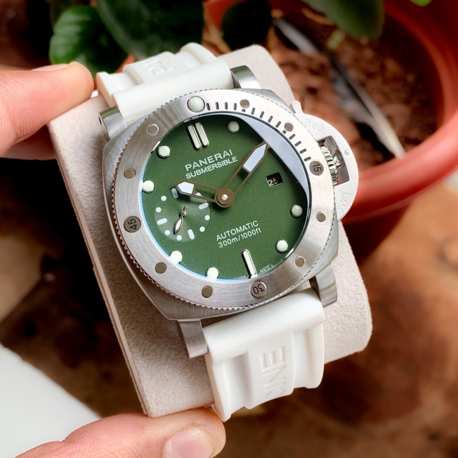 Amazing Panerai Submersible Verde watch - AmazingBaba