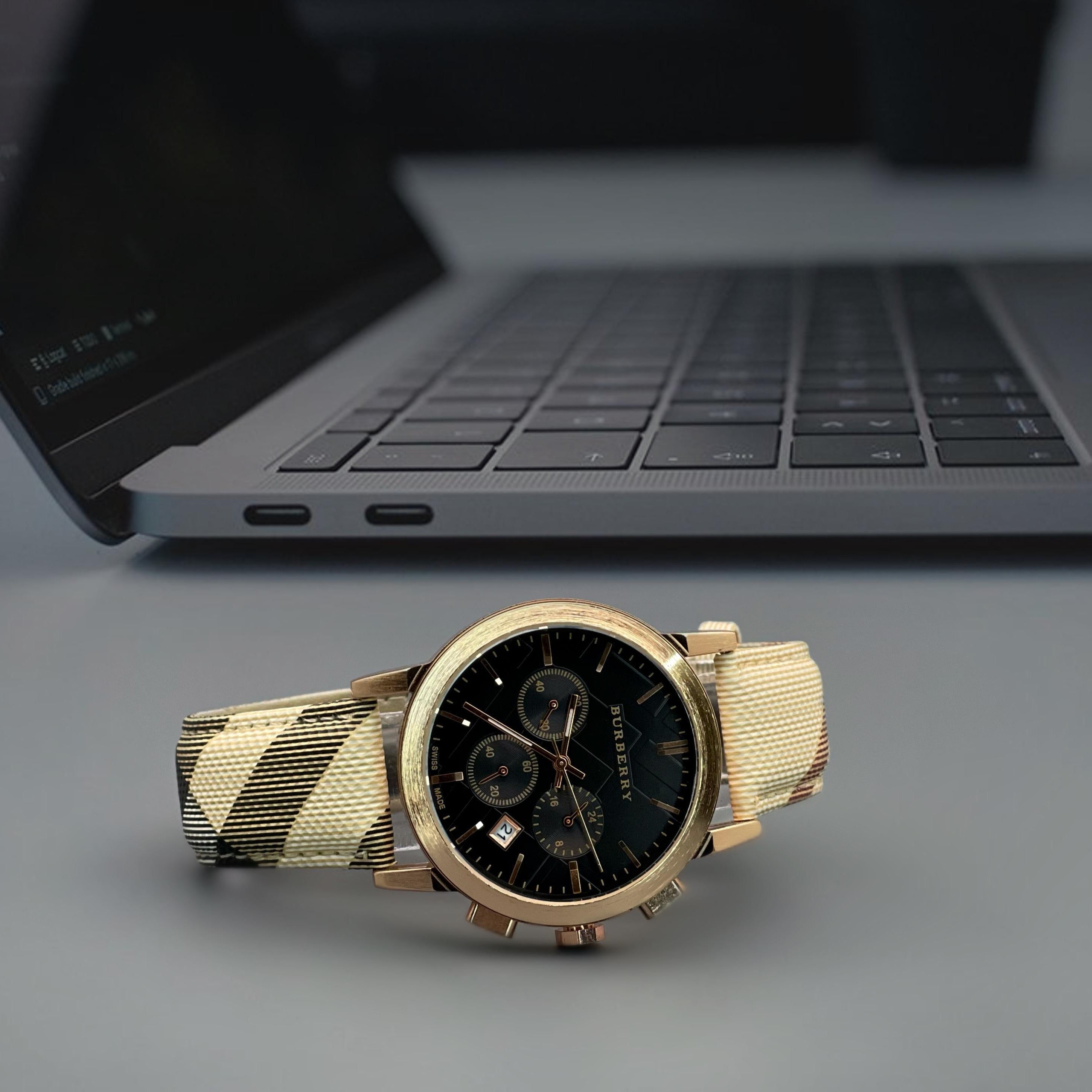 Amazing classy bburry men watch - AmazingBaba