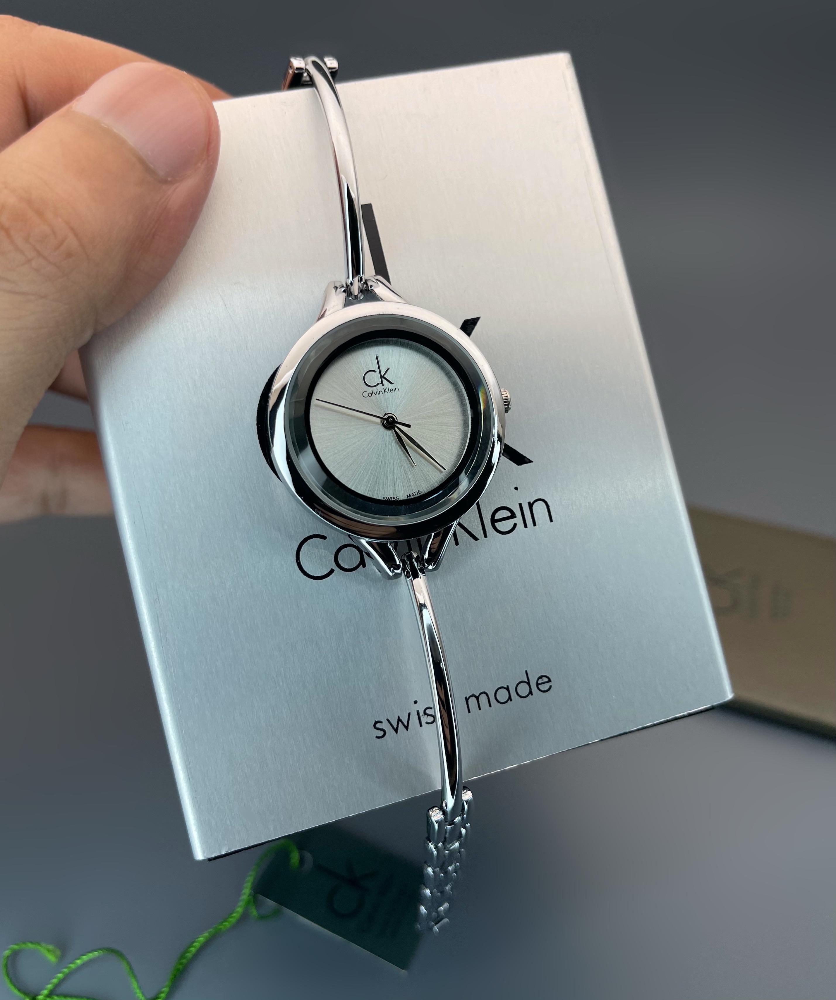 Analog White dial Women’s Watch