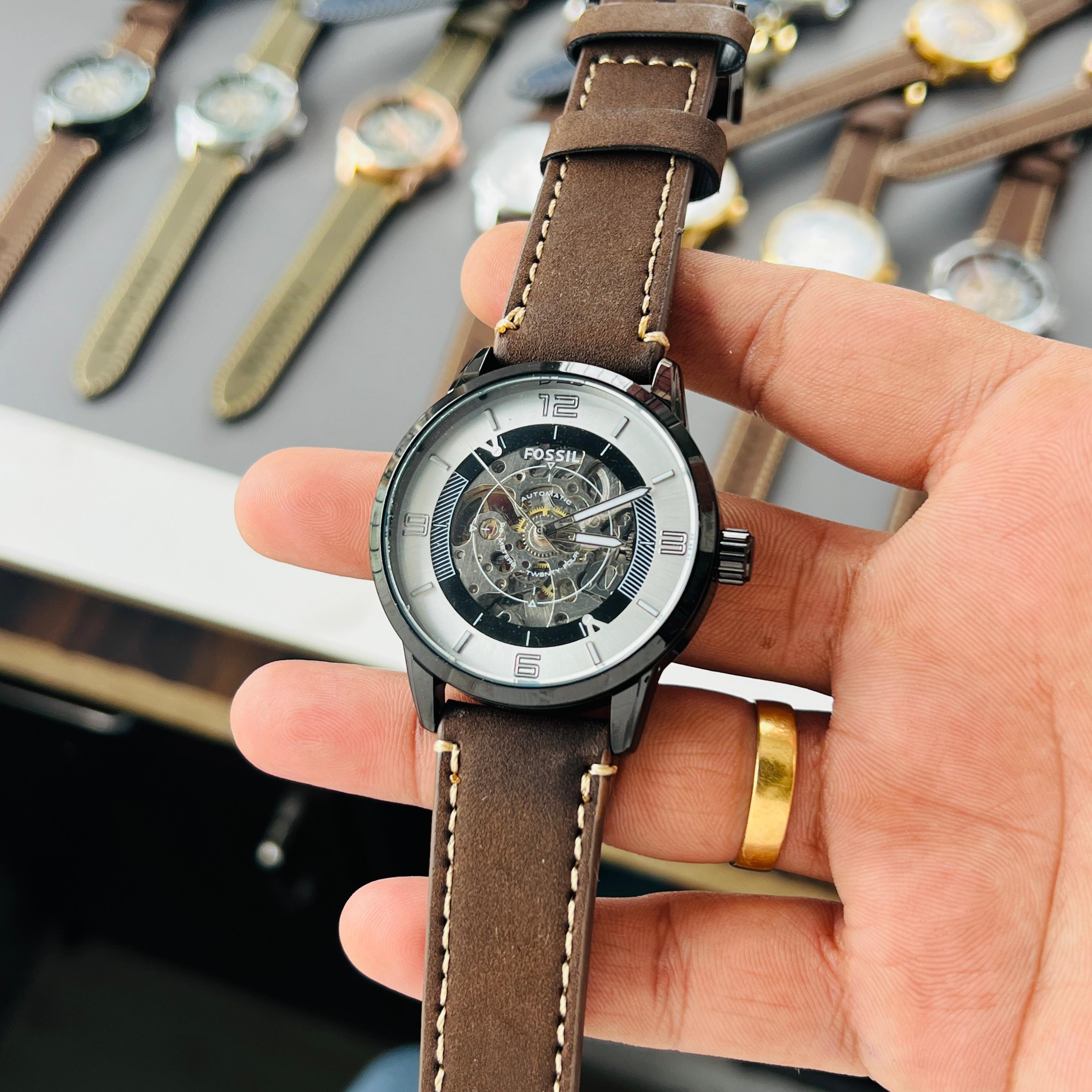 FOSSIL RENOWNED TIMEPIECES