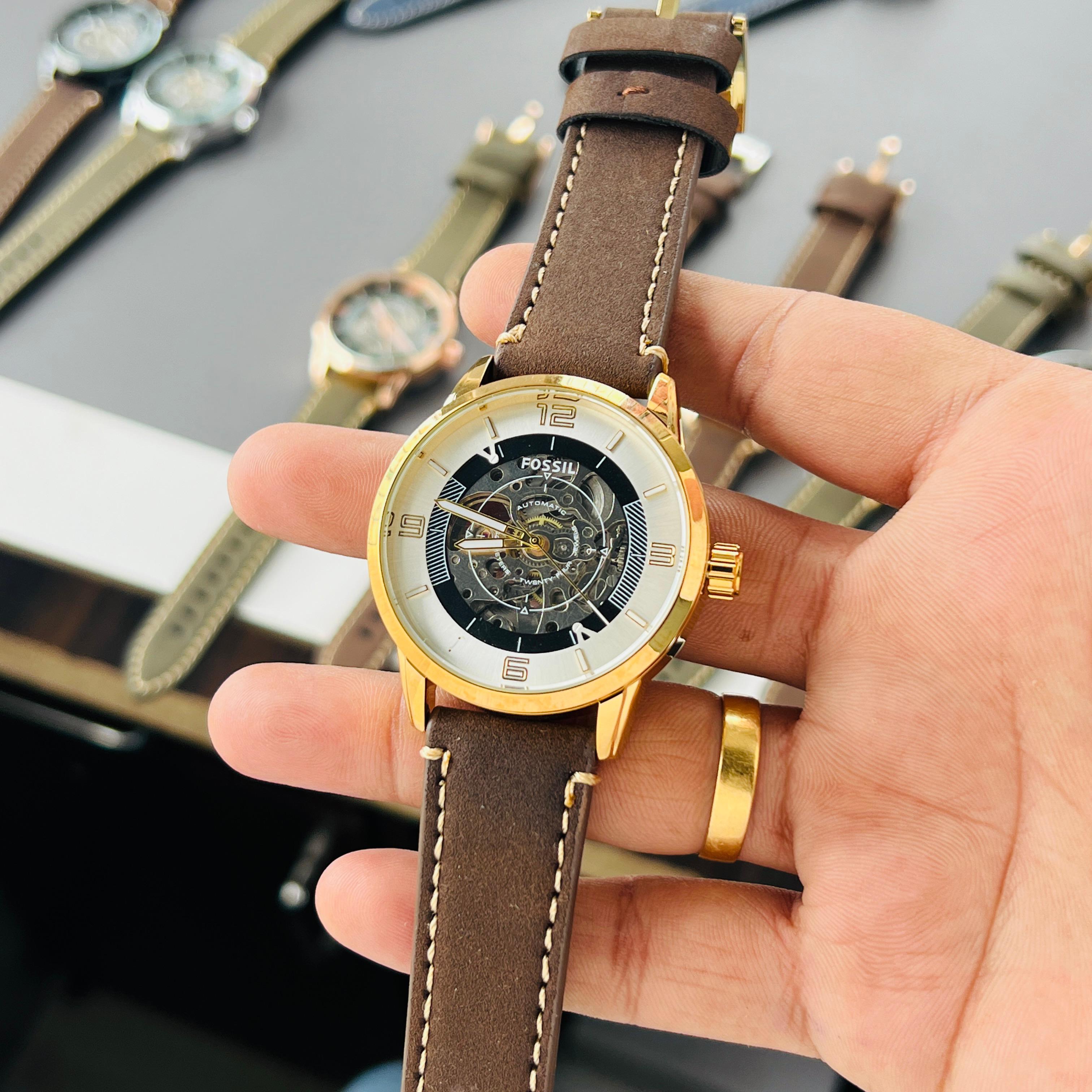 FOSSIL RENOWNED TIMEPIECES