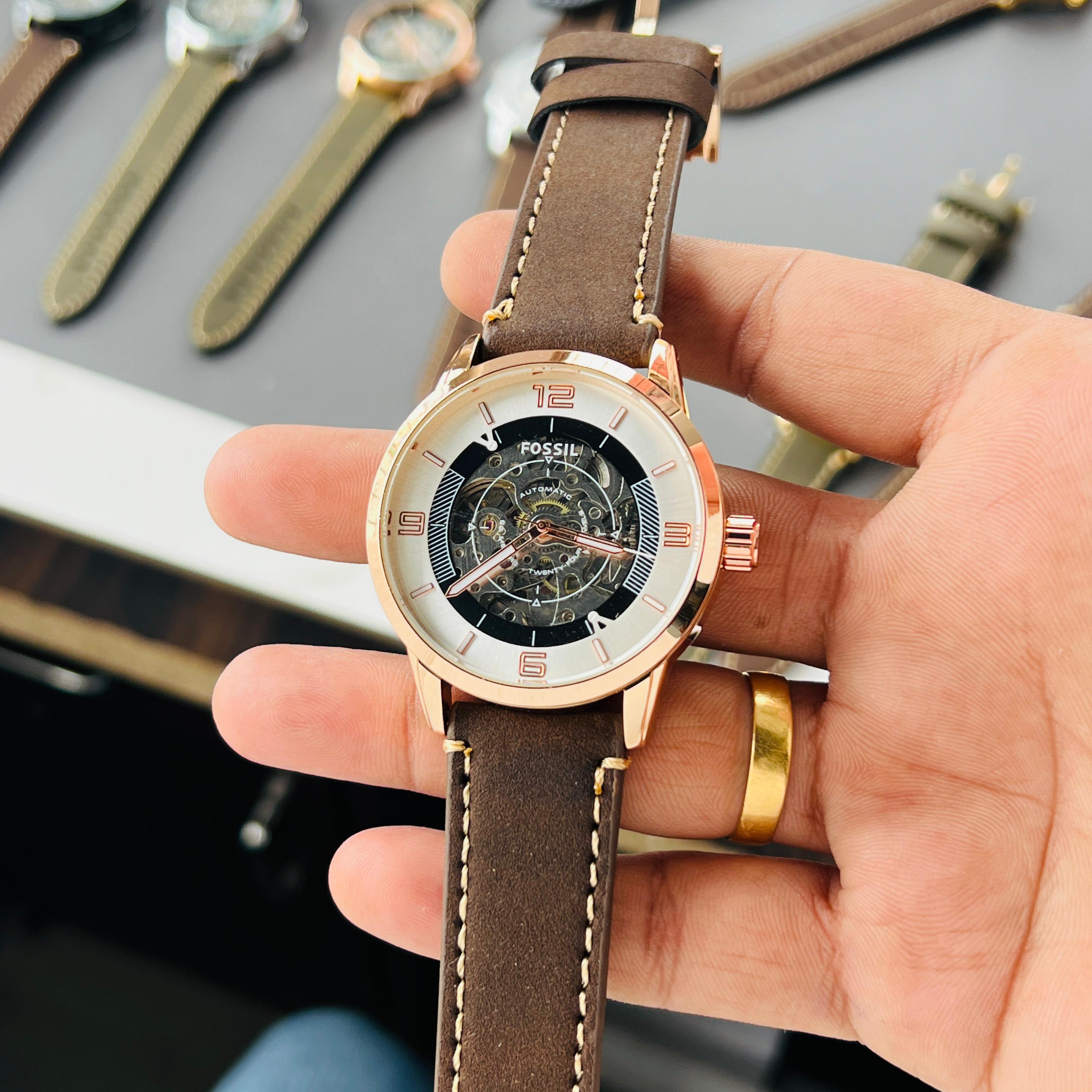 FOSSIL RENOWNED TIMEPIECES