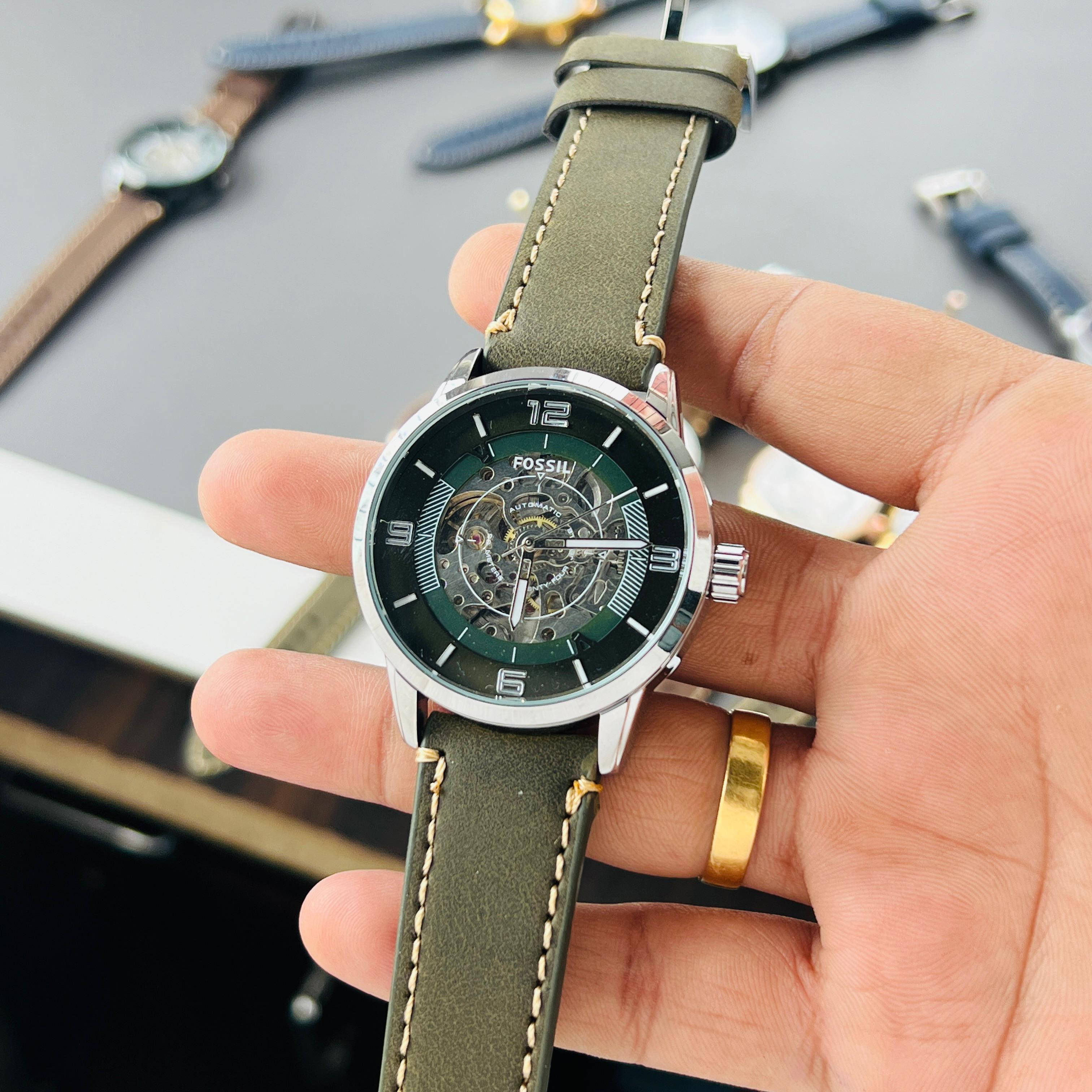 FOSSIL RENOWNED TIMEPIECES