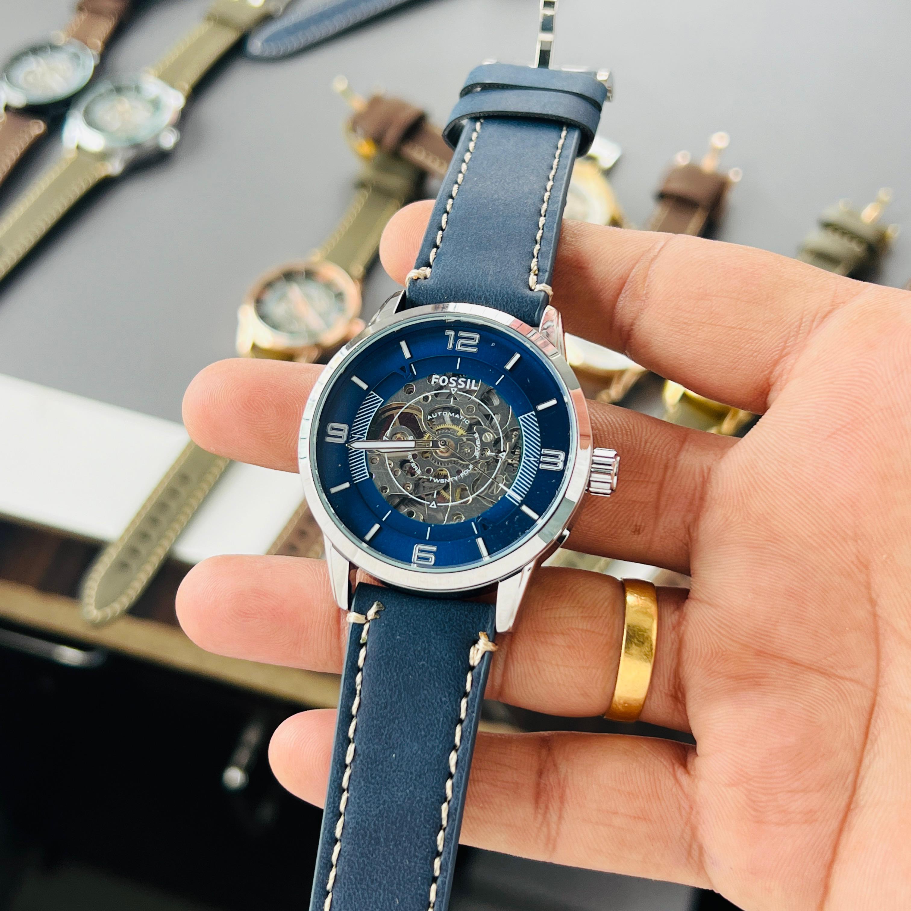 FOSSIL RENOWNED TIMEPIECES