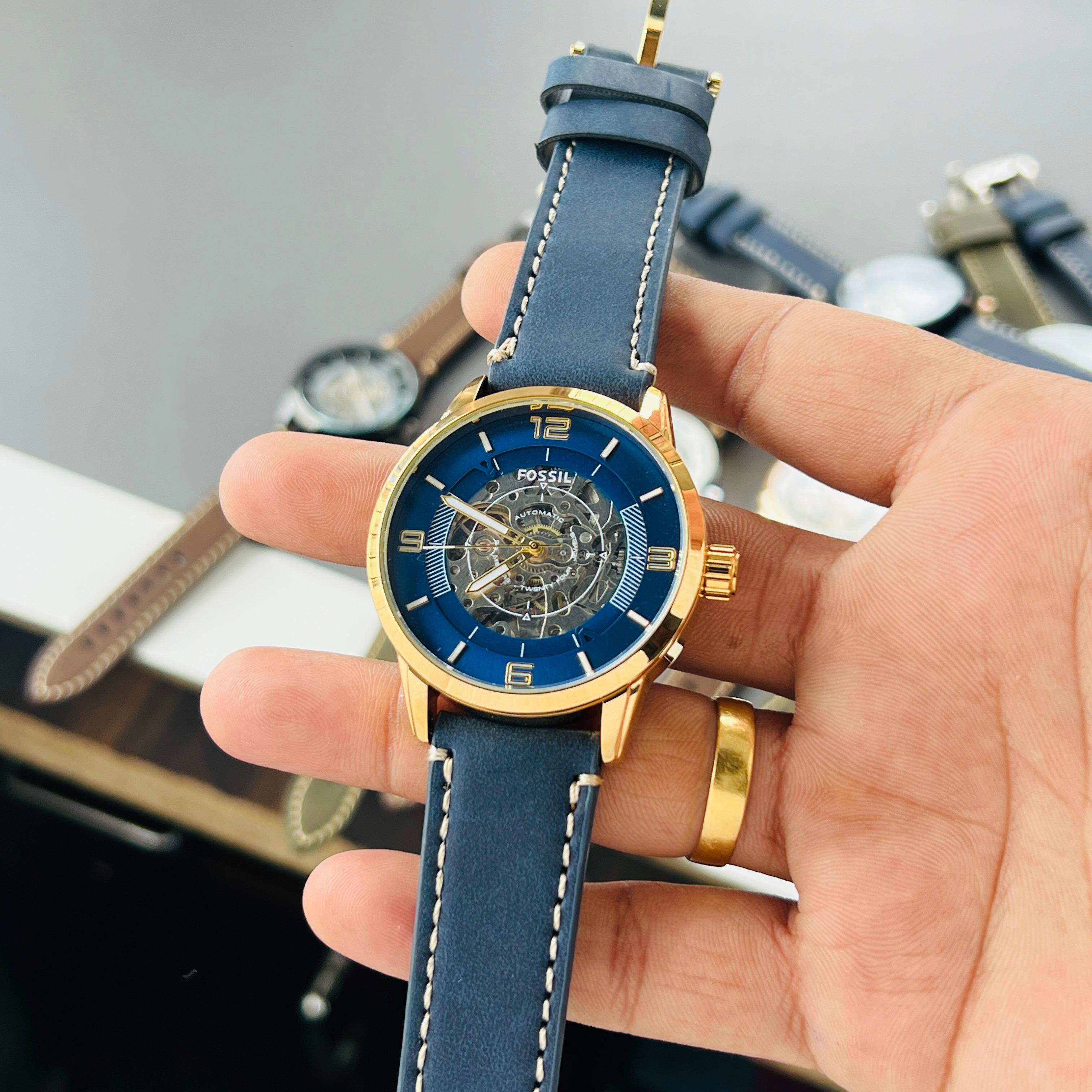 FOSSIL RENOWNED TIMEPIECES