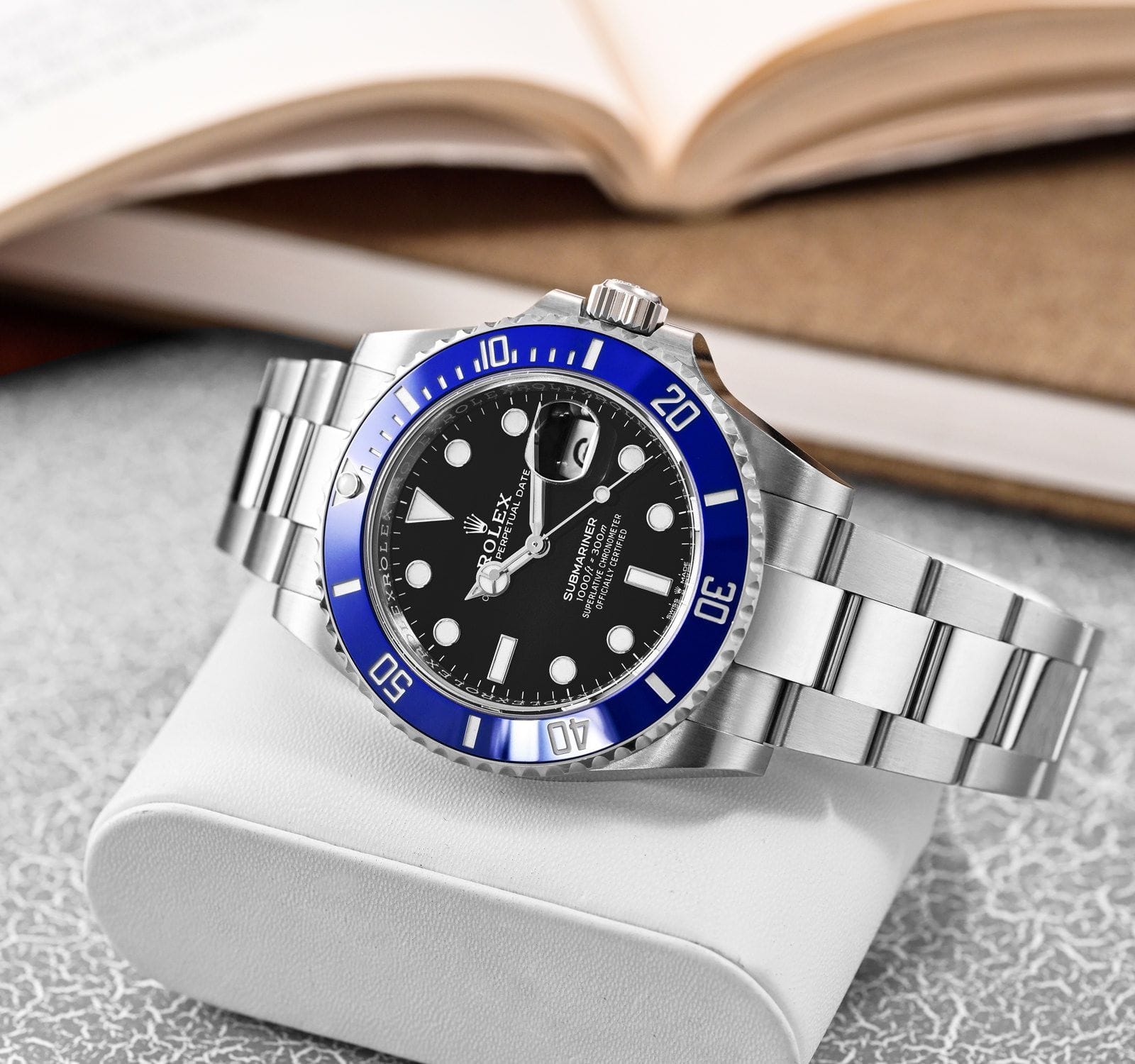 LUXURY ROLEX SUBMARINER