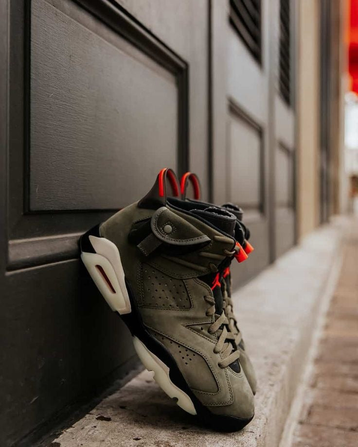 NIKE AIR JORDAN 6 TRAVIS SCOOT