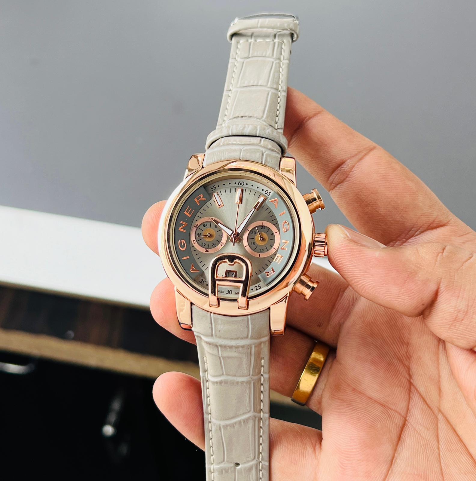 LUXURY AIGNER WATCH
