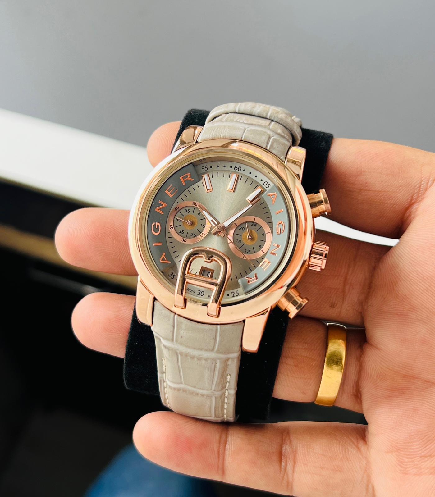 LUXURY AIGNER WATCH