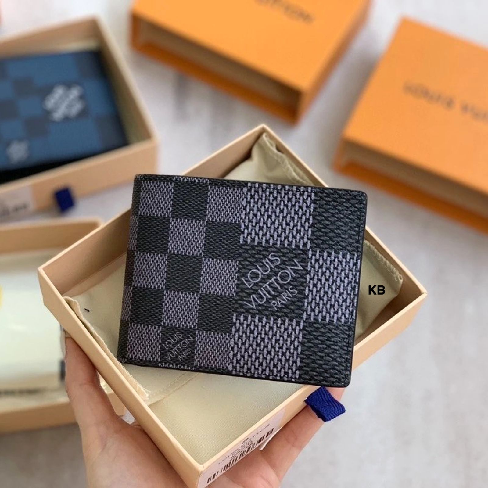LOUIS VUITTON DAMIER AZUR CANVAS MEN’s WALLET