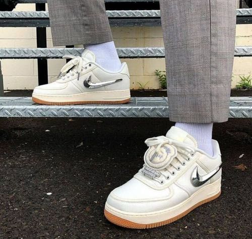 AIRFORCE 1 LOW TRAVIS SCOTT SAIL