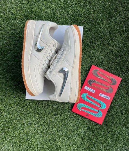 AIRFORCE 1 LOW TRAVIS SCOTT SAIL