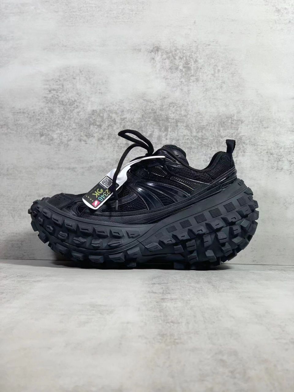 BELENCIAGA DEFENDER SNEAKER