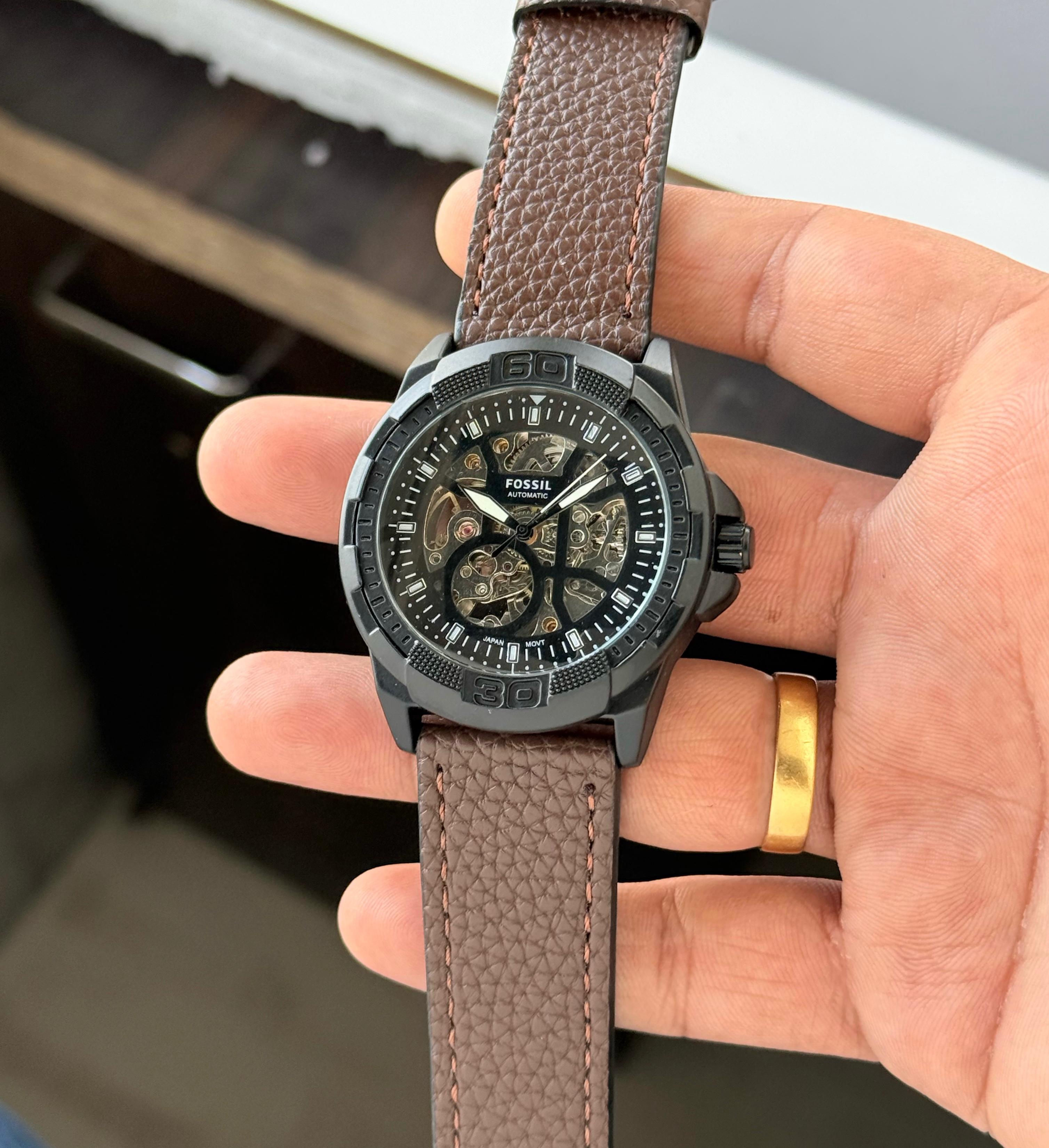Luxury t Sports Men's watch