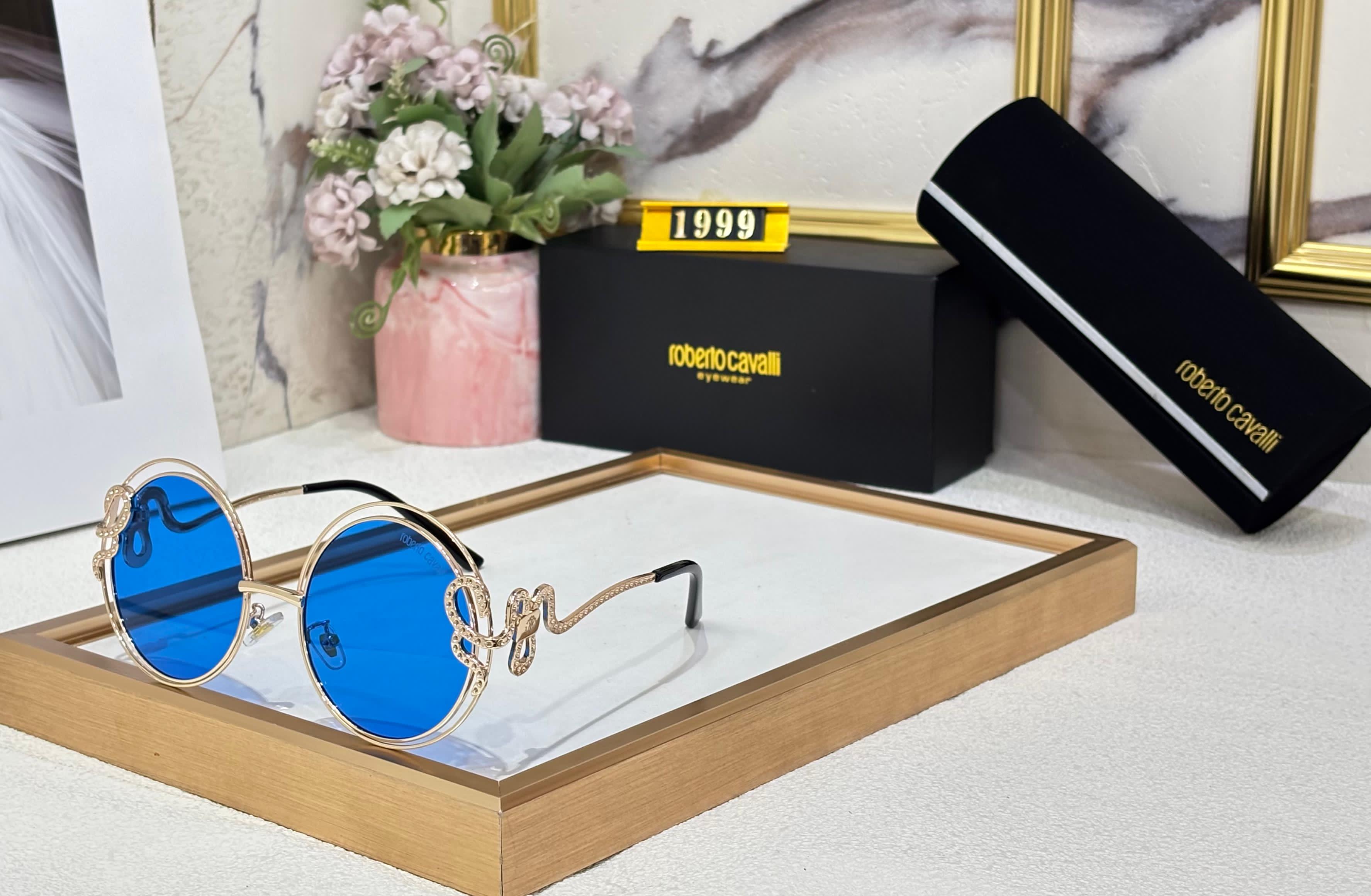 Stylish Women's Round Sunglasses