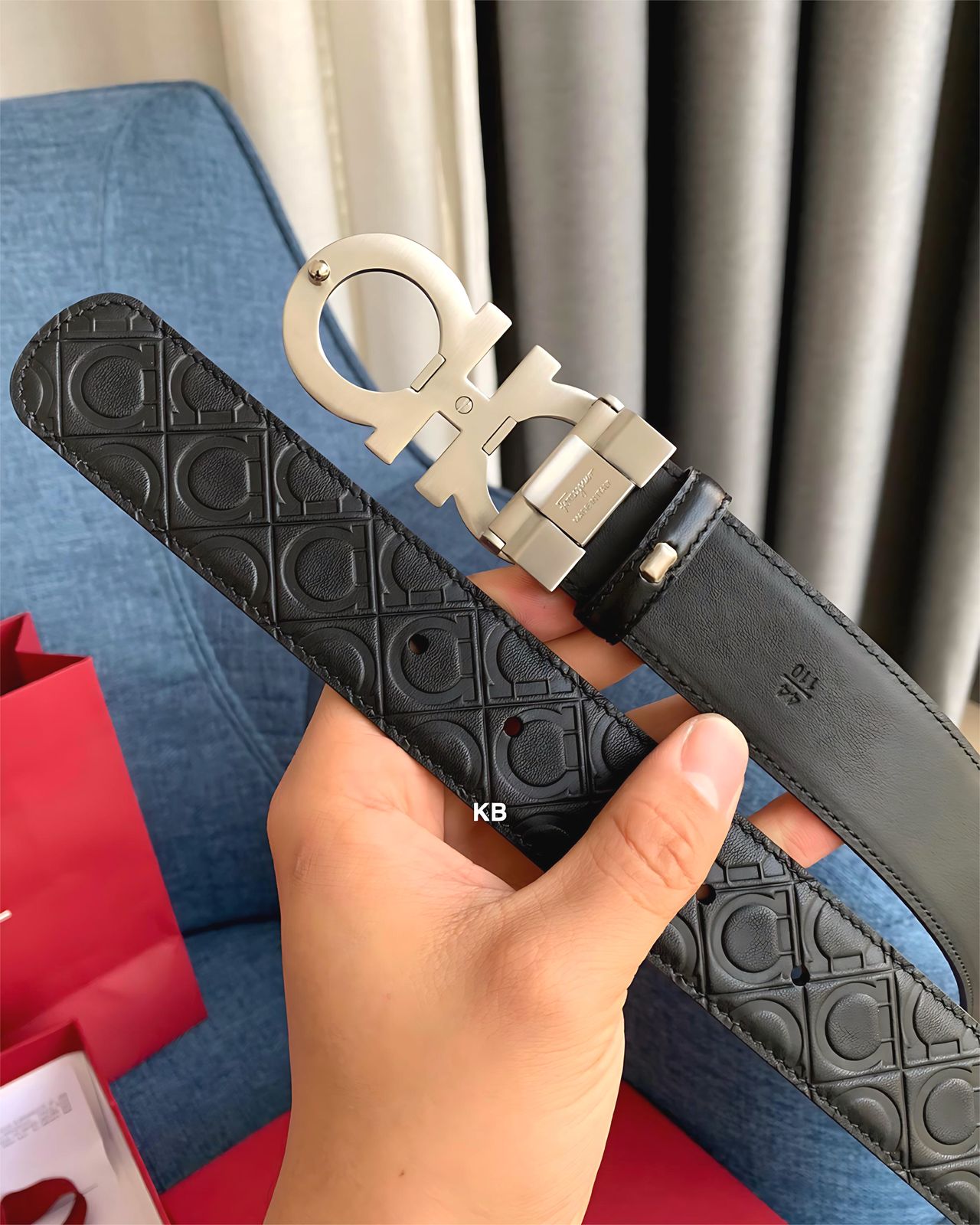 Embossed unisex belt