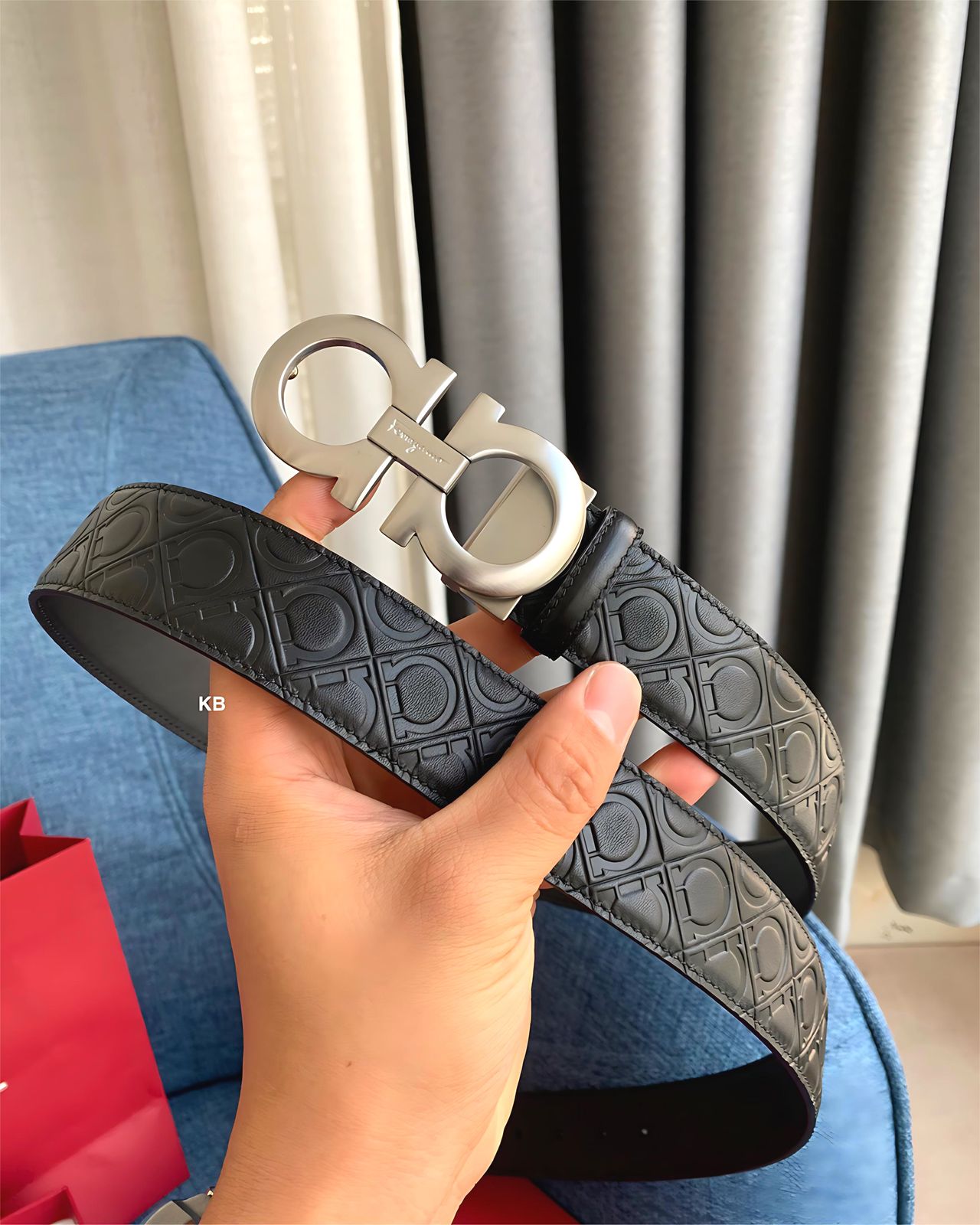 Embossed unisex belt