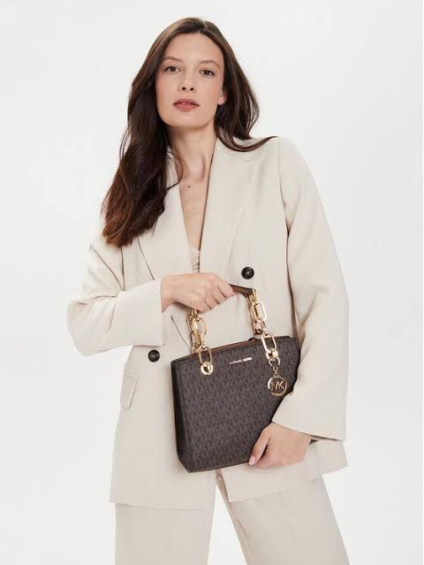 Mk cynthia signature bag