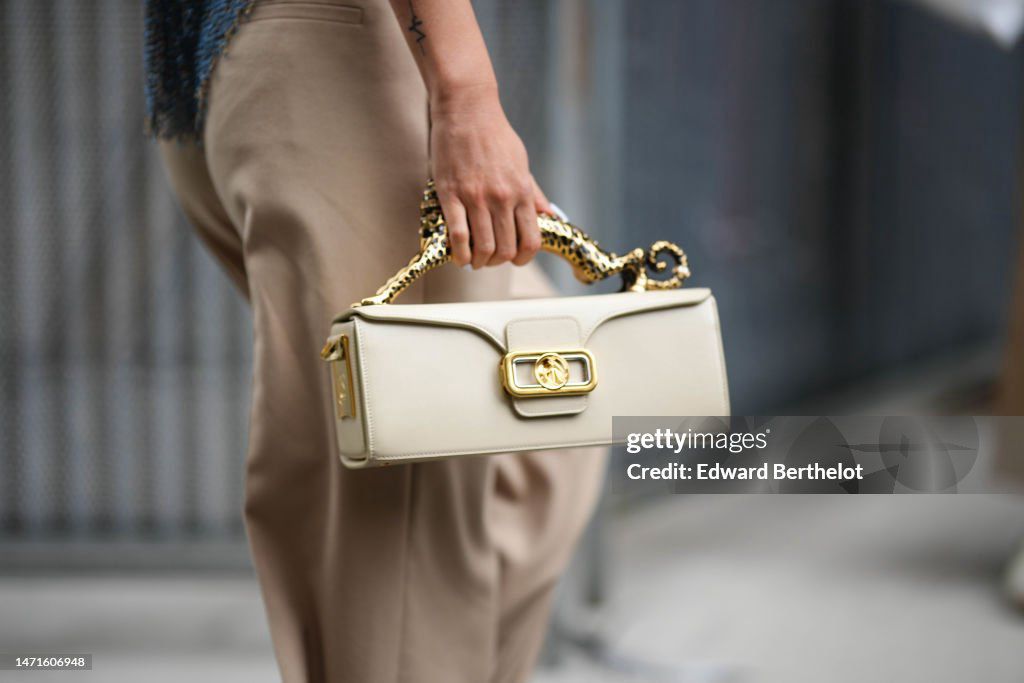 Pencil cat leather bag