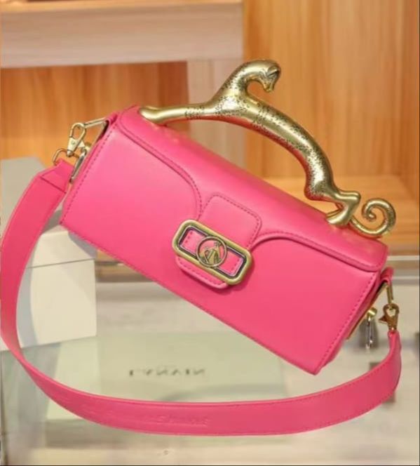 Pencil cat leather bag