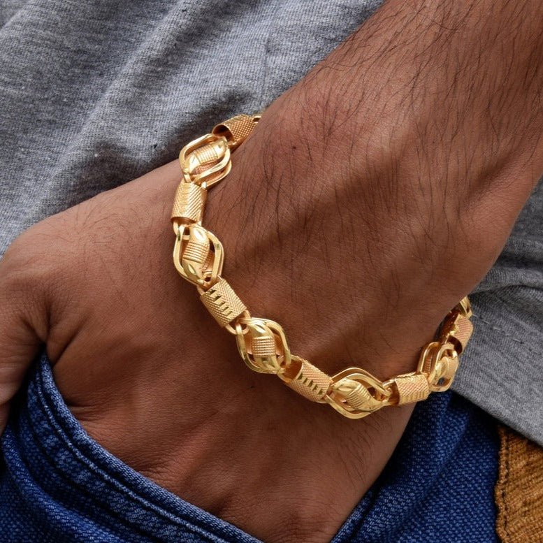 Kohli Superior Quality Gorgeous Design Gold Plated Bracelet for Men - Style B144 - AmazingBaba