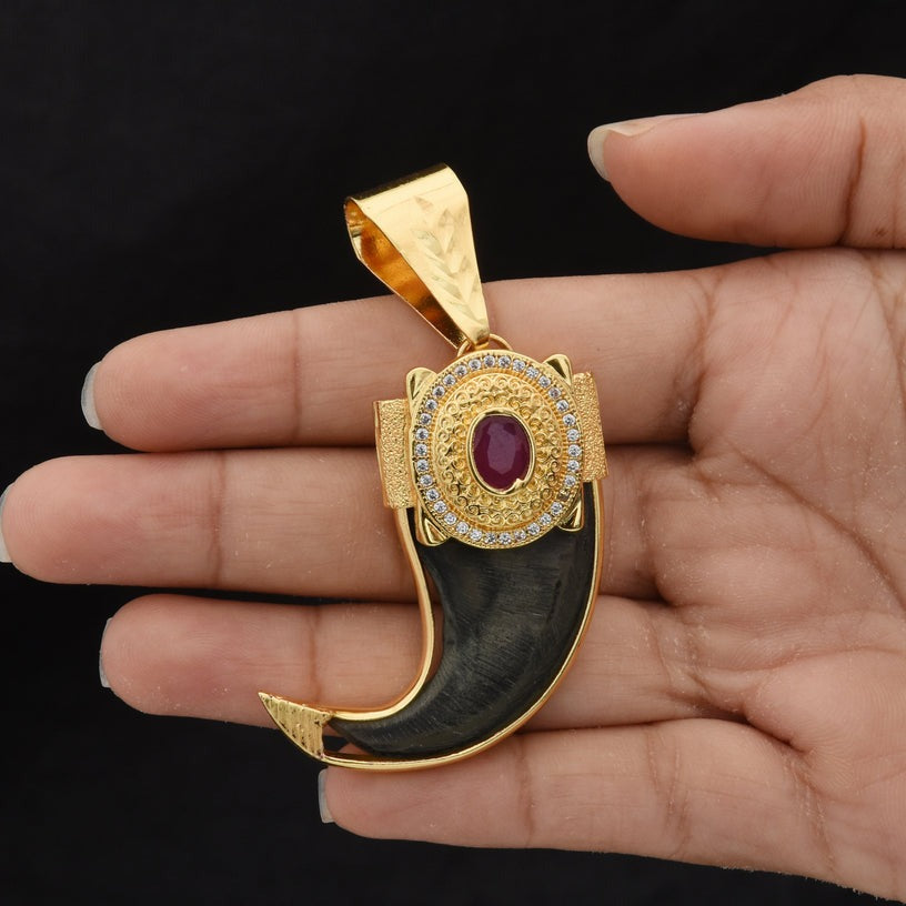 Glamorous Design Gold Plated Artificial Lion Nail Pendant for Men - Style B593 - AmazingBaba