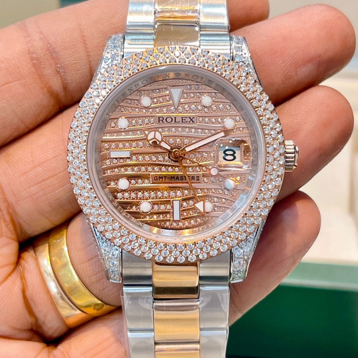 Amazing latest model Diamond Premium Men's watch - AmazingBaba