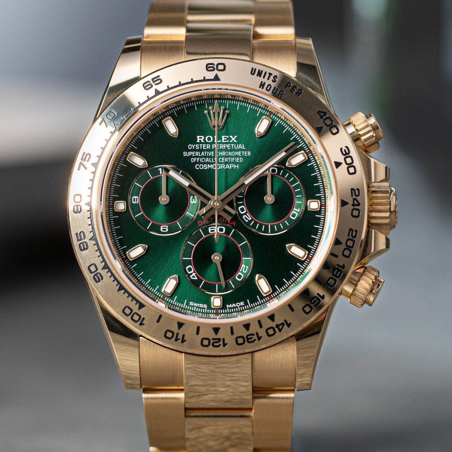 Amazing Introducing full golden green Luxury watch - AmazingBaba