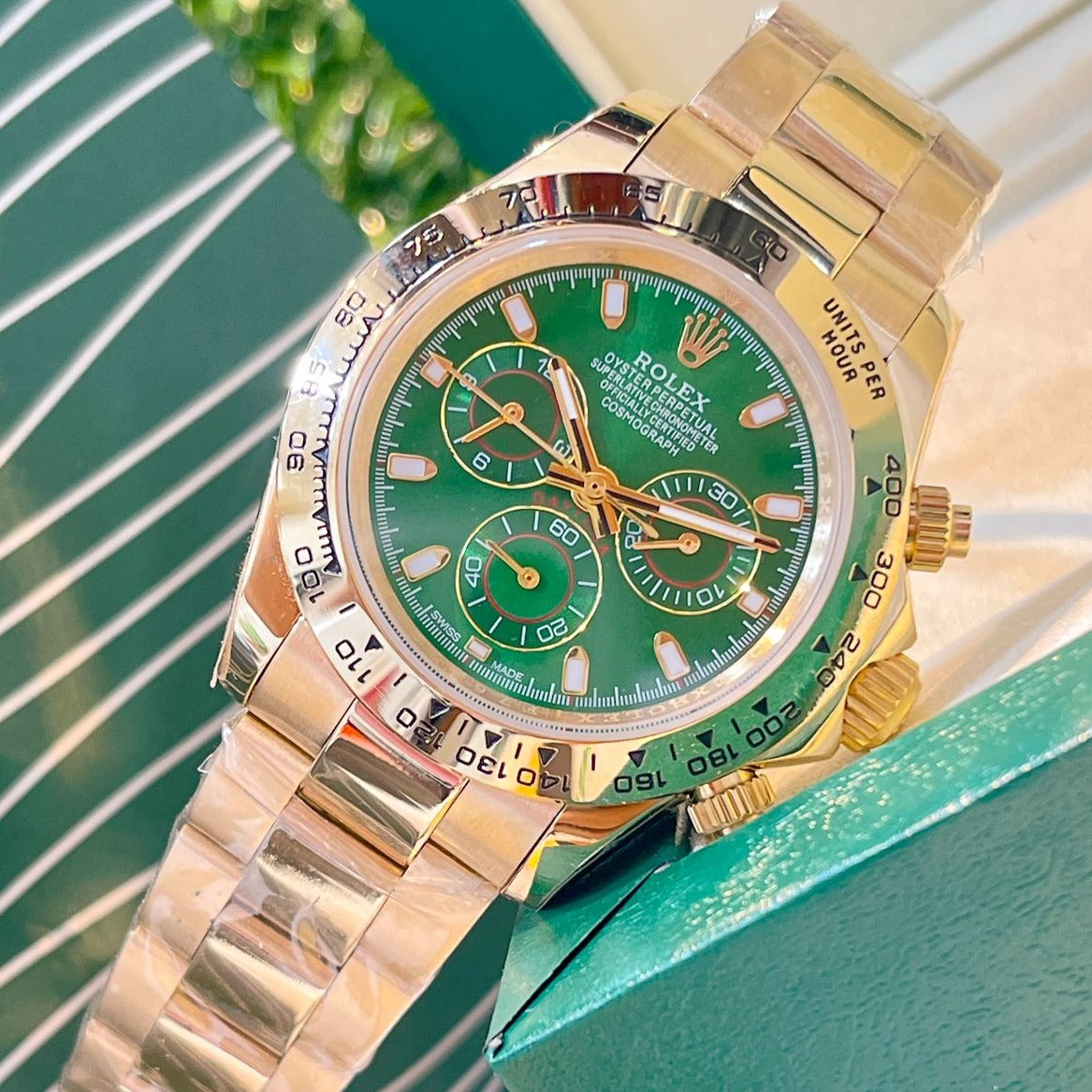 Amazing Introducing full golden green Luxury watch - AmazingBaba