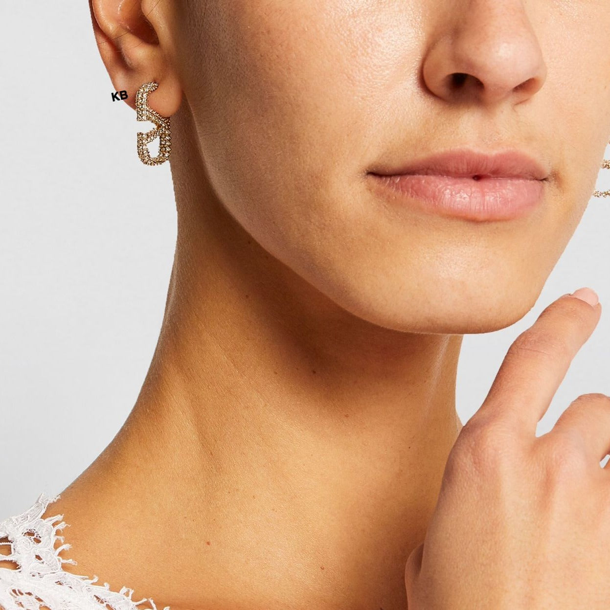 Amazing VLogo Signature Metal Earring - AmazingBaba