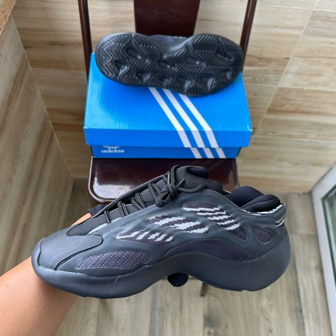 Amazing Yezzy 700 Azeal shoes