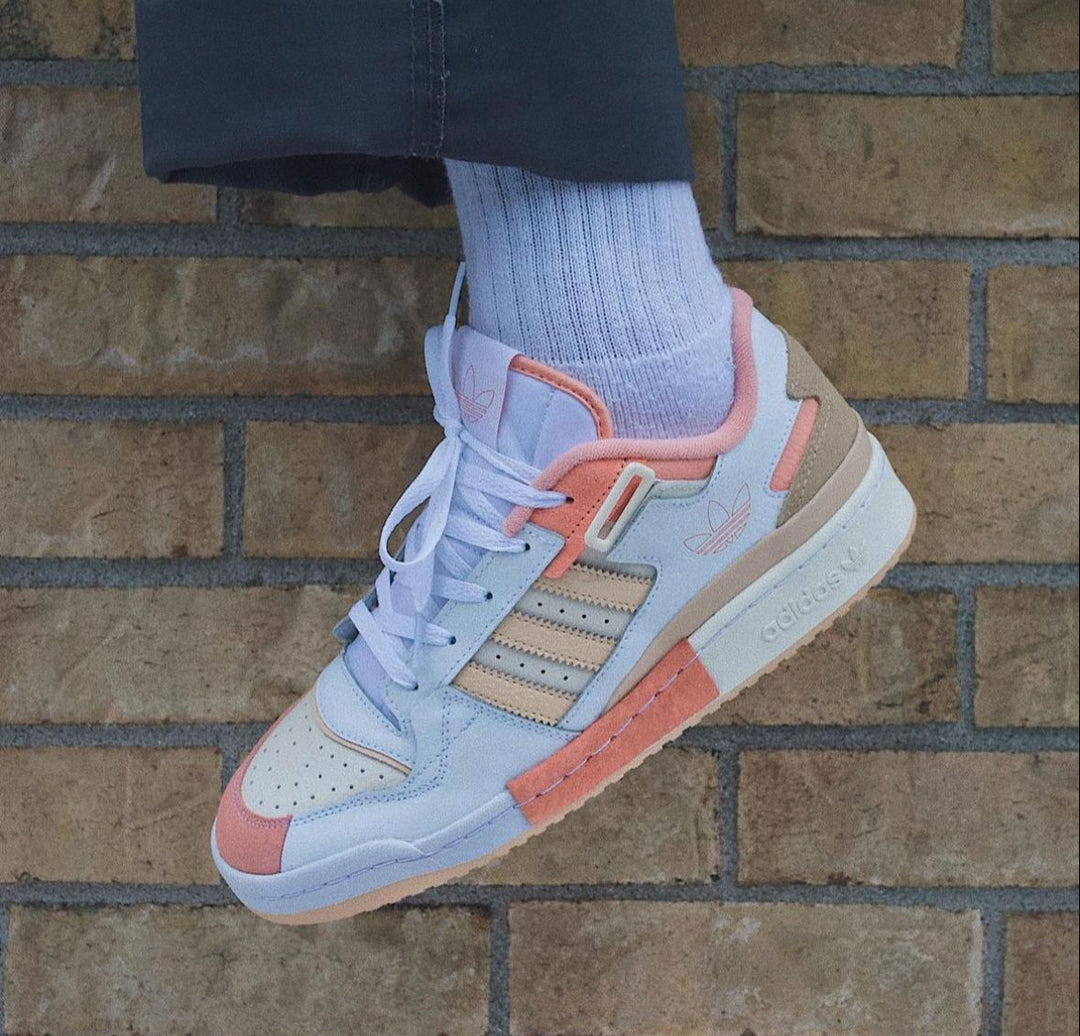 Ad Forum Exhibit girls shoes