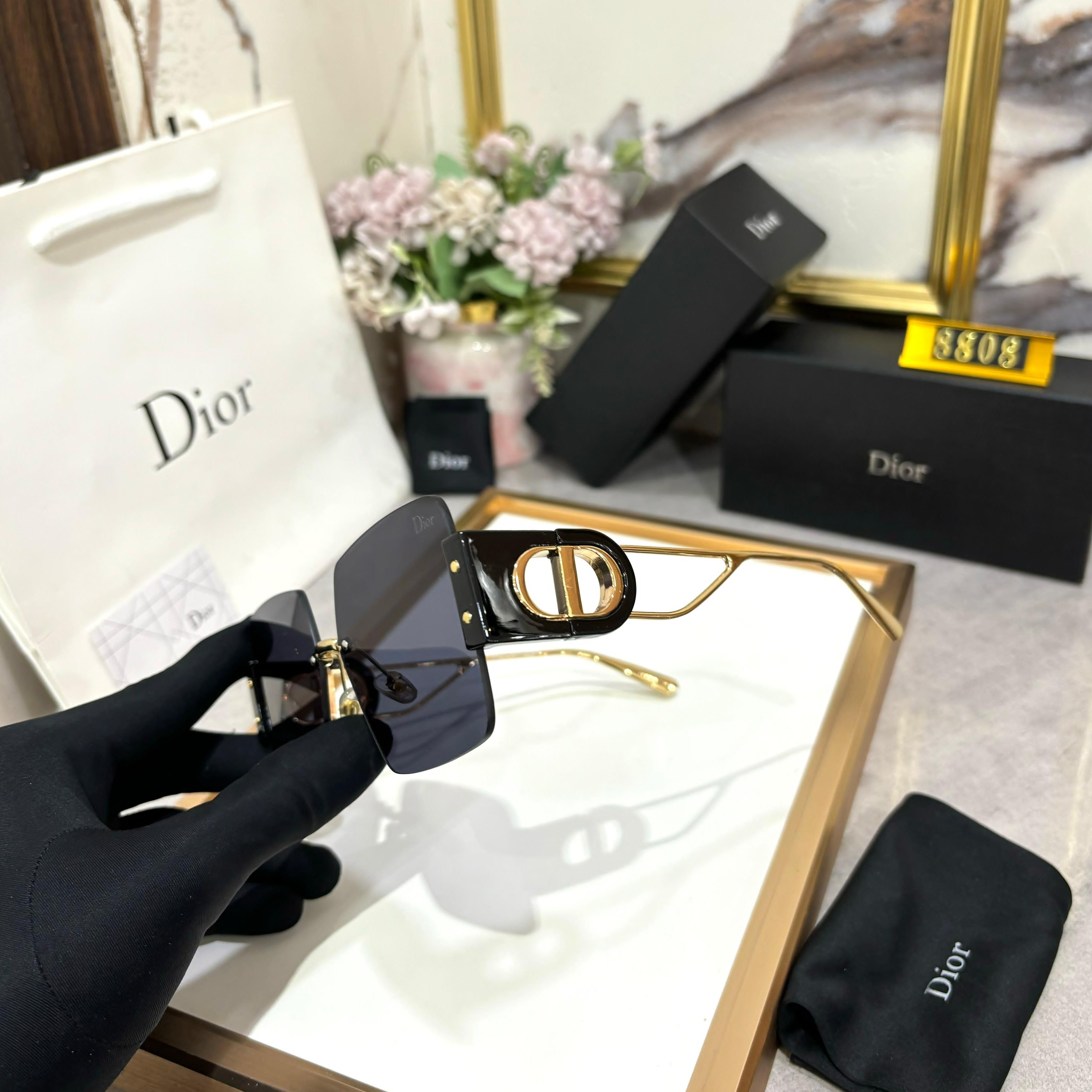 Amazing dor Premium women sunglasses