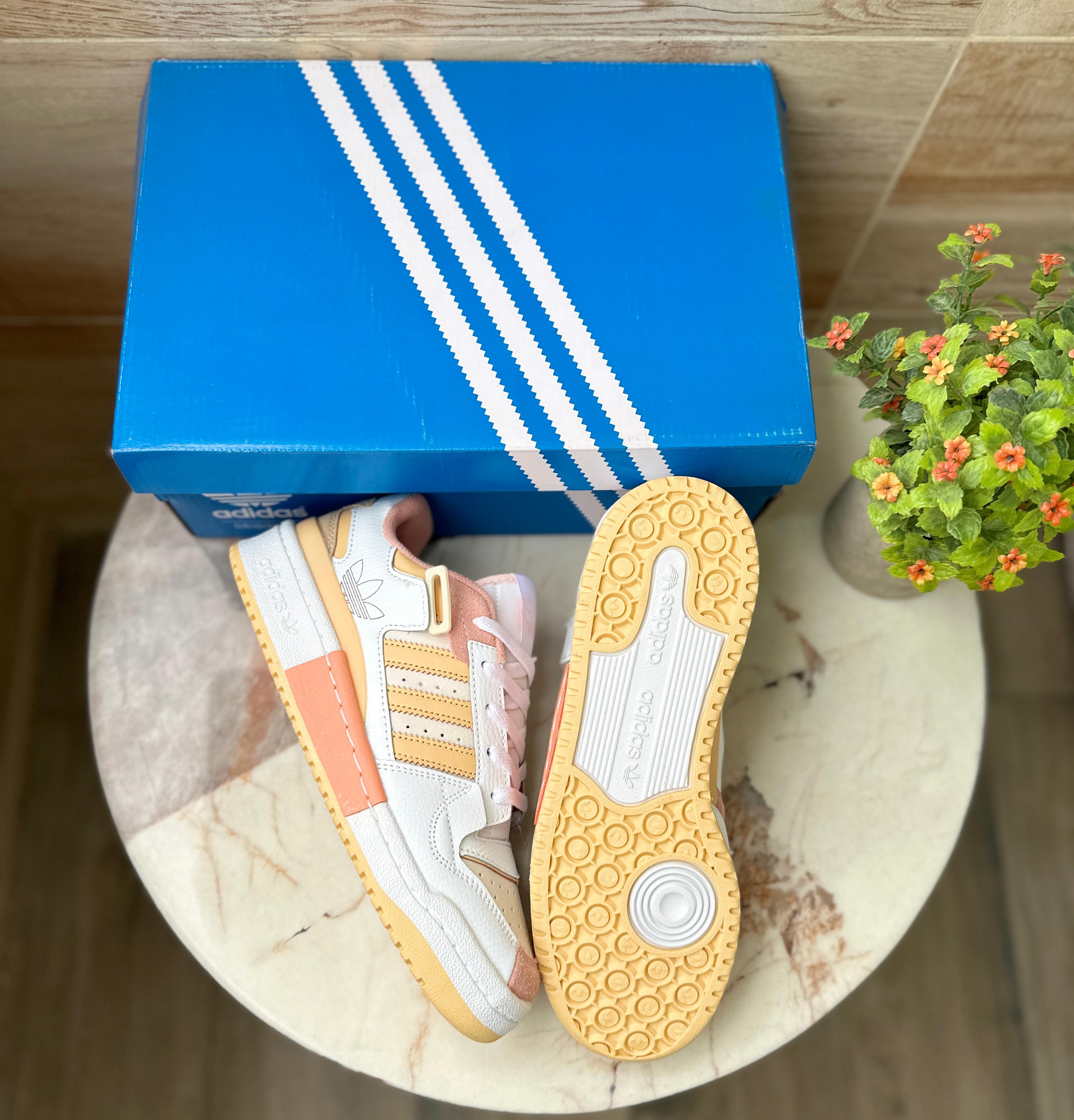 Ad Forum Exhibit girls shoes