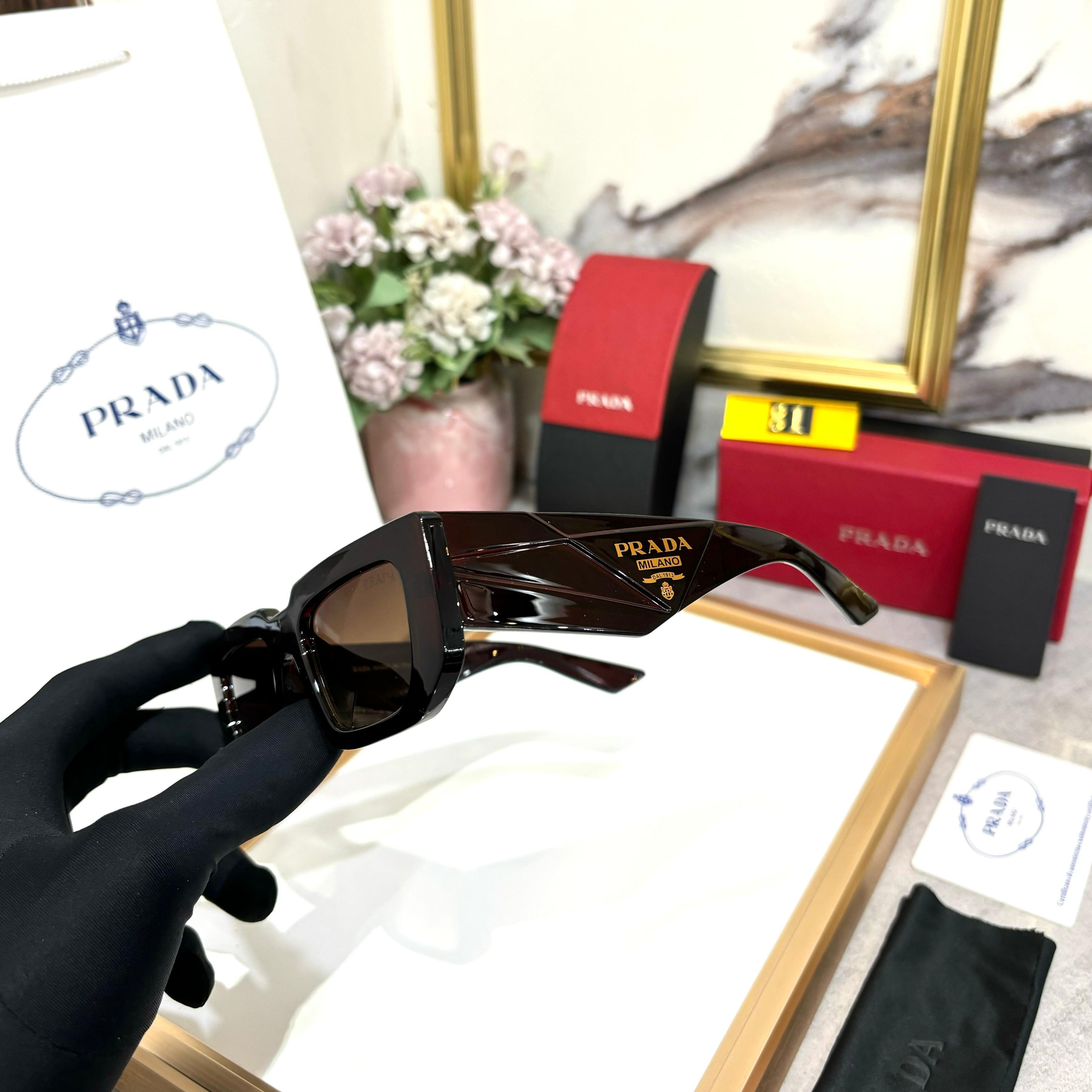 Amazing Prd Uv protected woman sunglasses