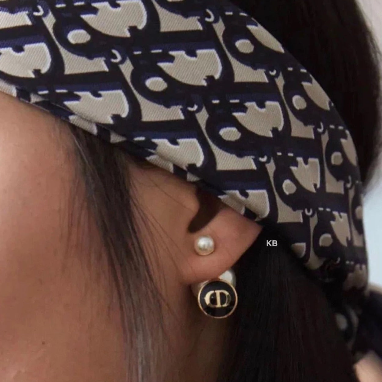 Amazing dor hanging earrings