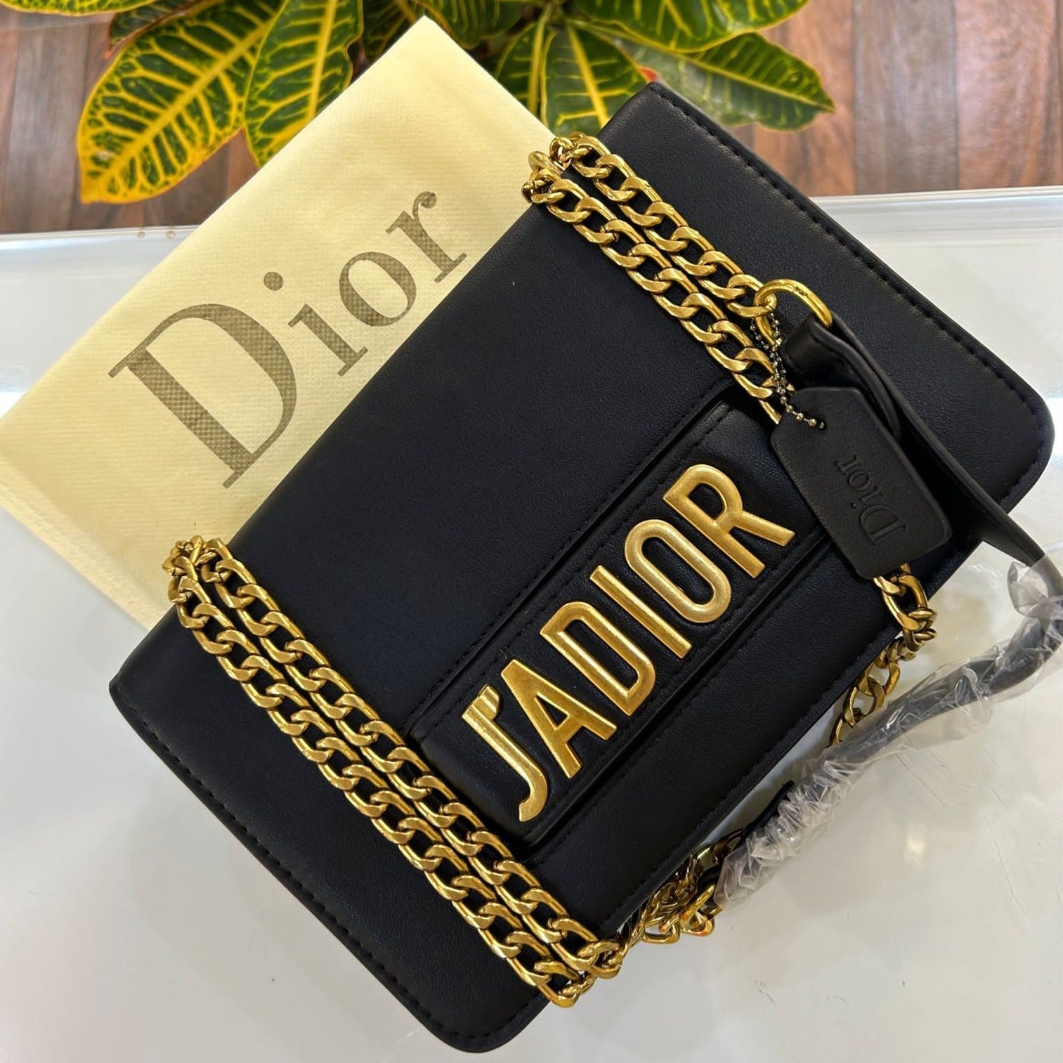 Amazing classy celebrity style bag - AmazingBaba