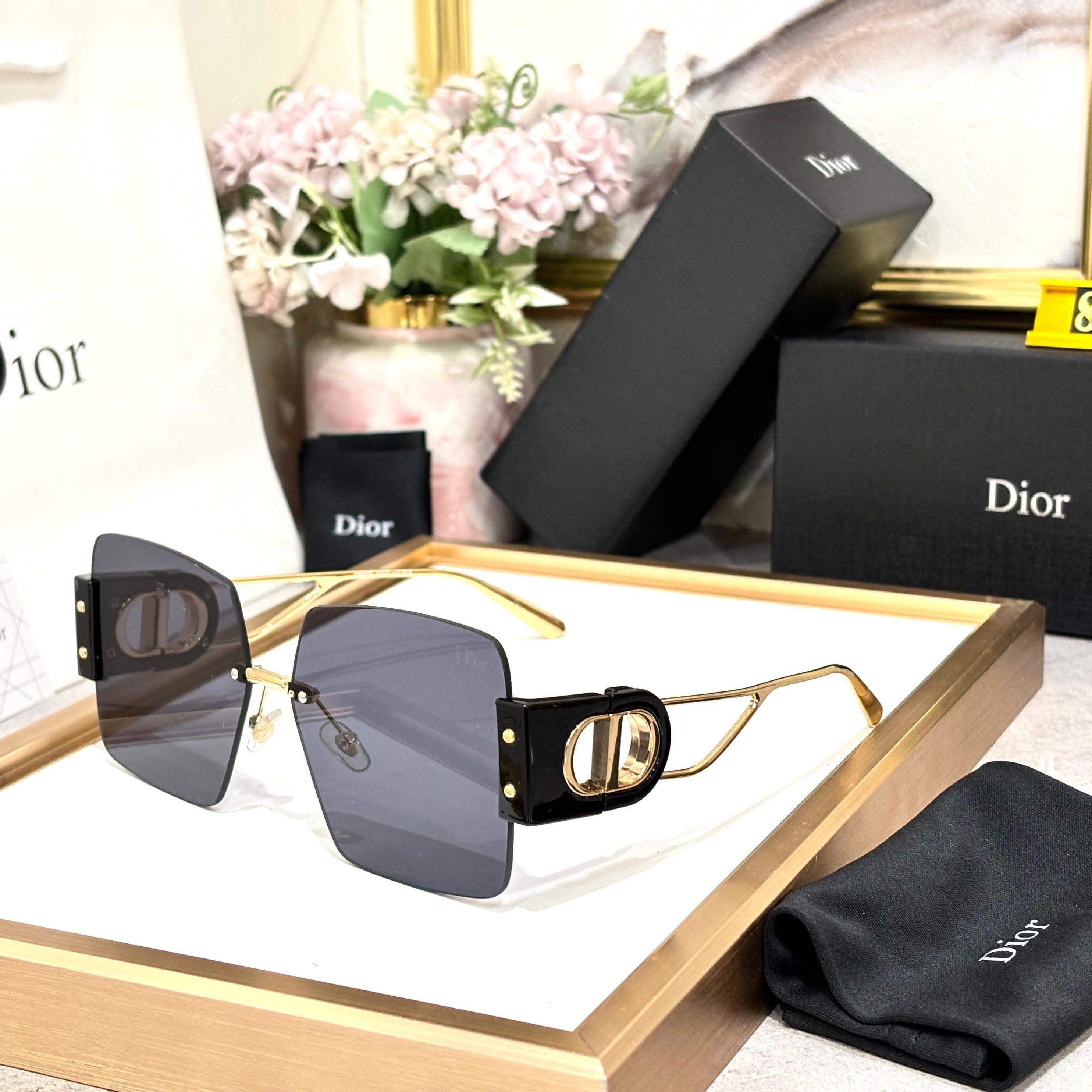 Amazing dor Premium women sunglasses