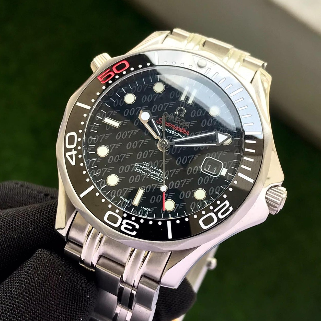 Amazing omg iconic speed master watch