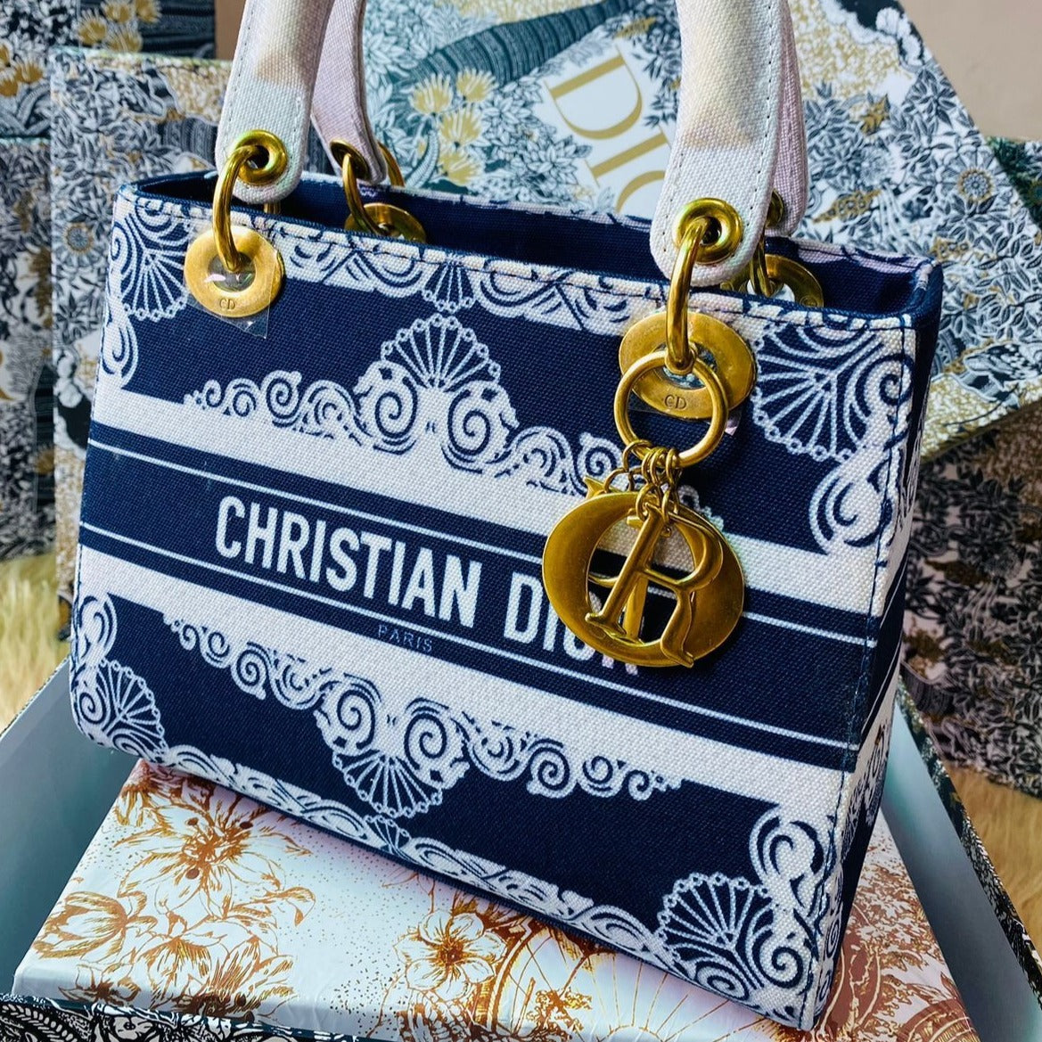 Crtn lady dor bag