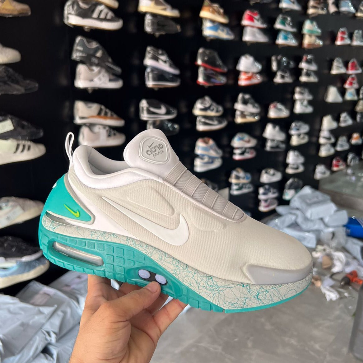 Nk Adapt Automax Shoes - AmazingBaba