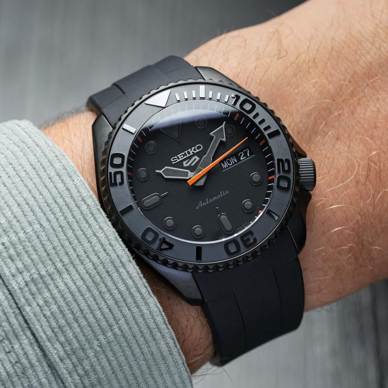 Amazing luxury premium quality black watch - AmazingBaba