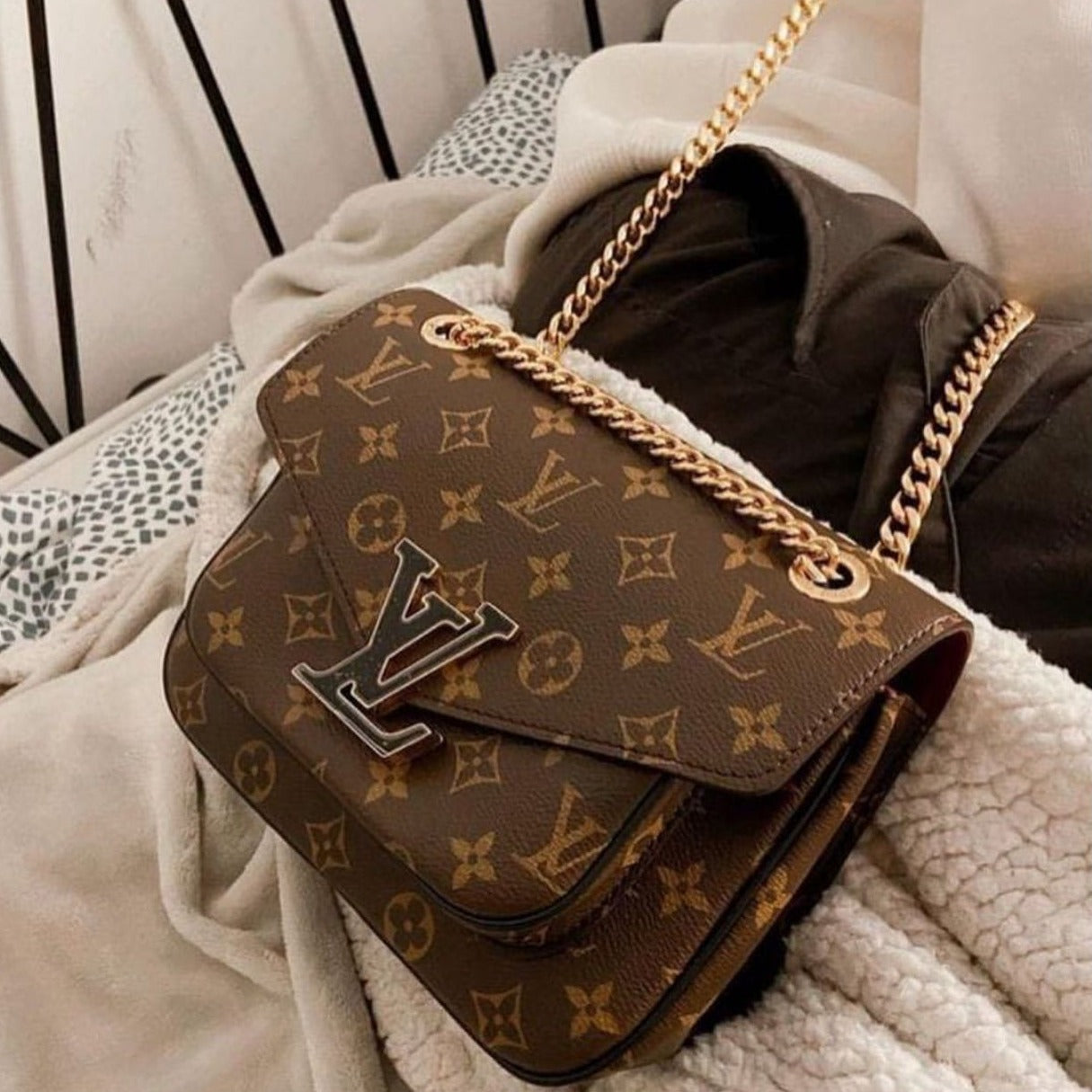 Lv premium dust handbag - AmazingBaba