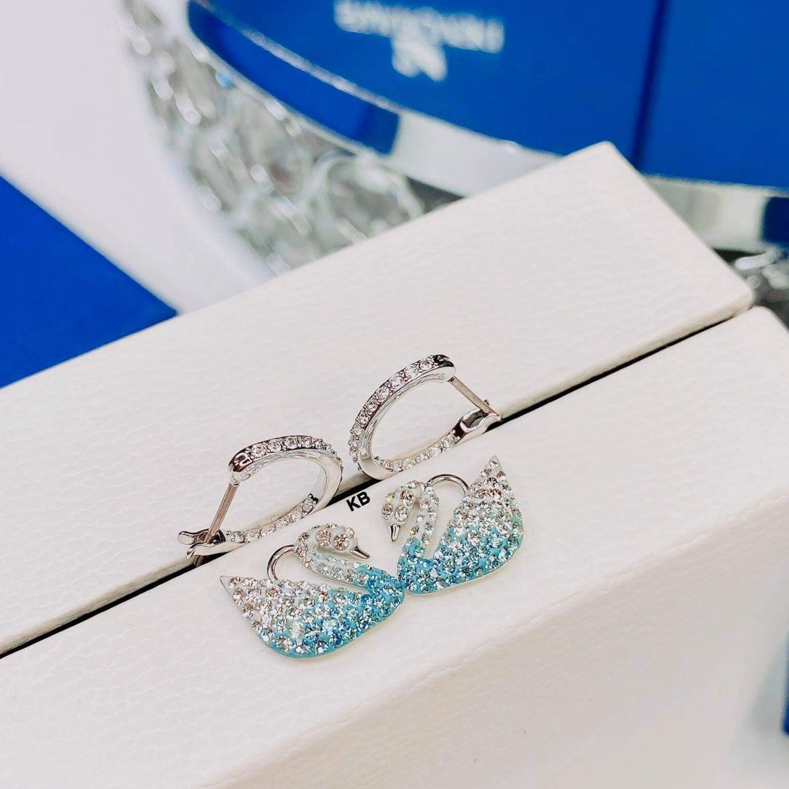 Amazing srwski swan pierced earrings - AmazingBaba